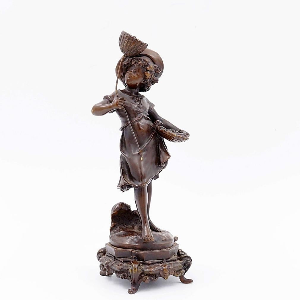 Ragazzo in bronzo con farfalla di August Moreau, Francia, fine XIX secolo in vendita 6