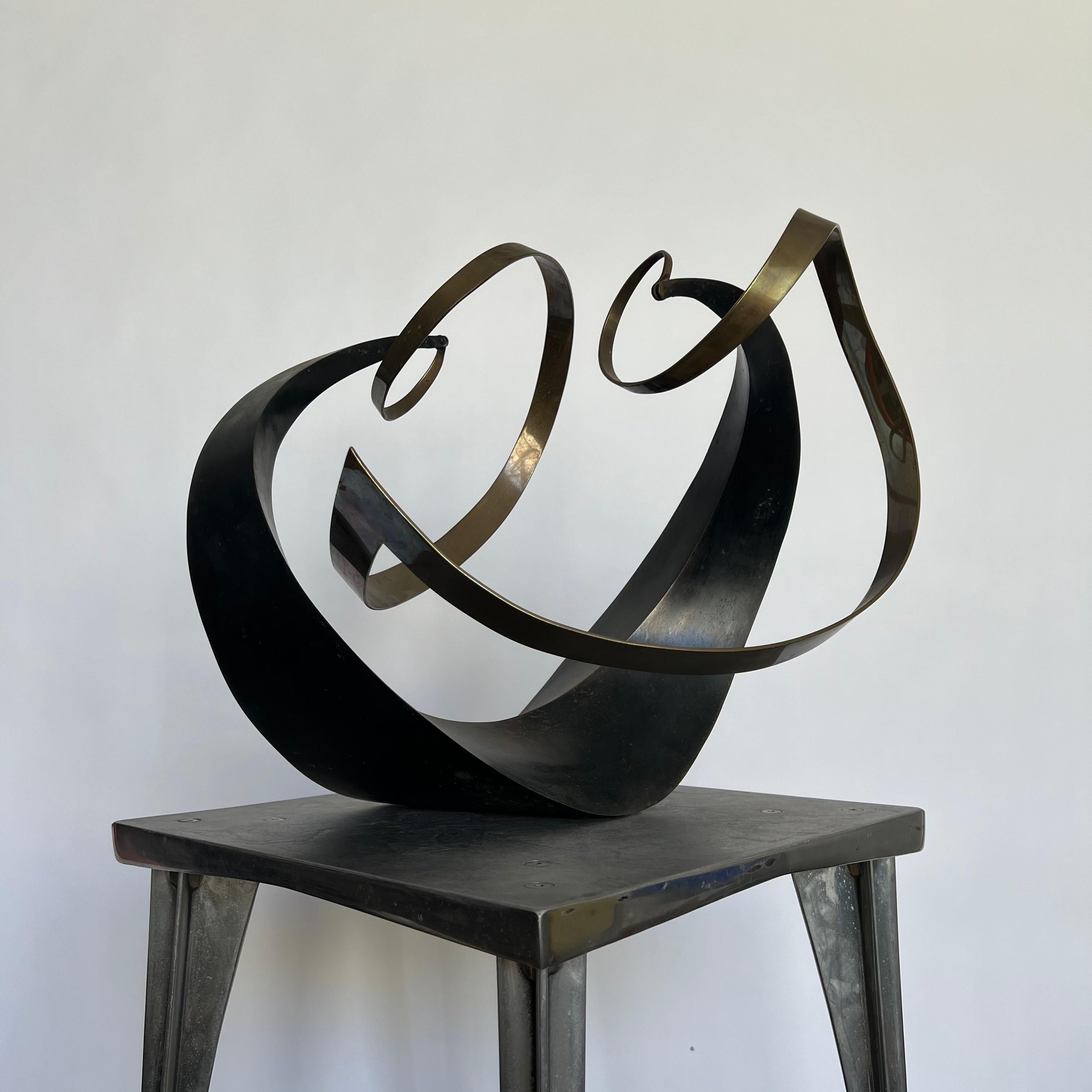 Bronze Sculpture cinétique brutale en bronze et laiton en vente