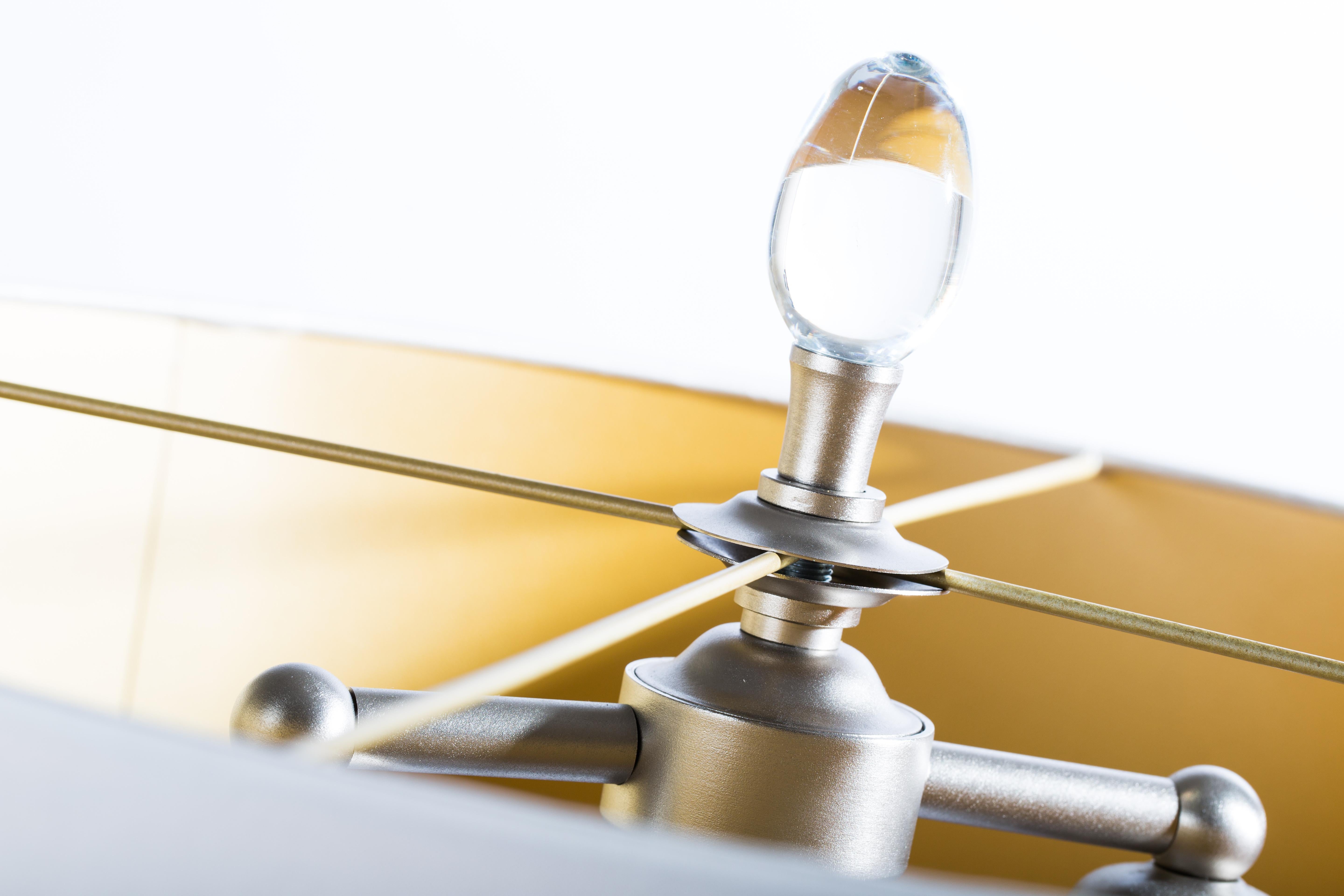 Bronze & Messing Tischlampen mit Ananasblatt in Matt- und Goldglanzlackierung im Angebot 5
