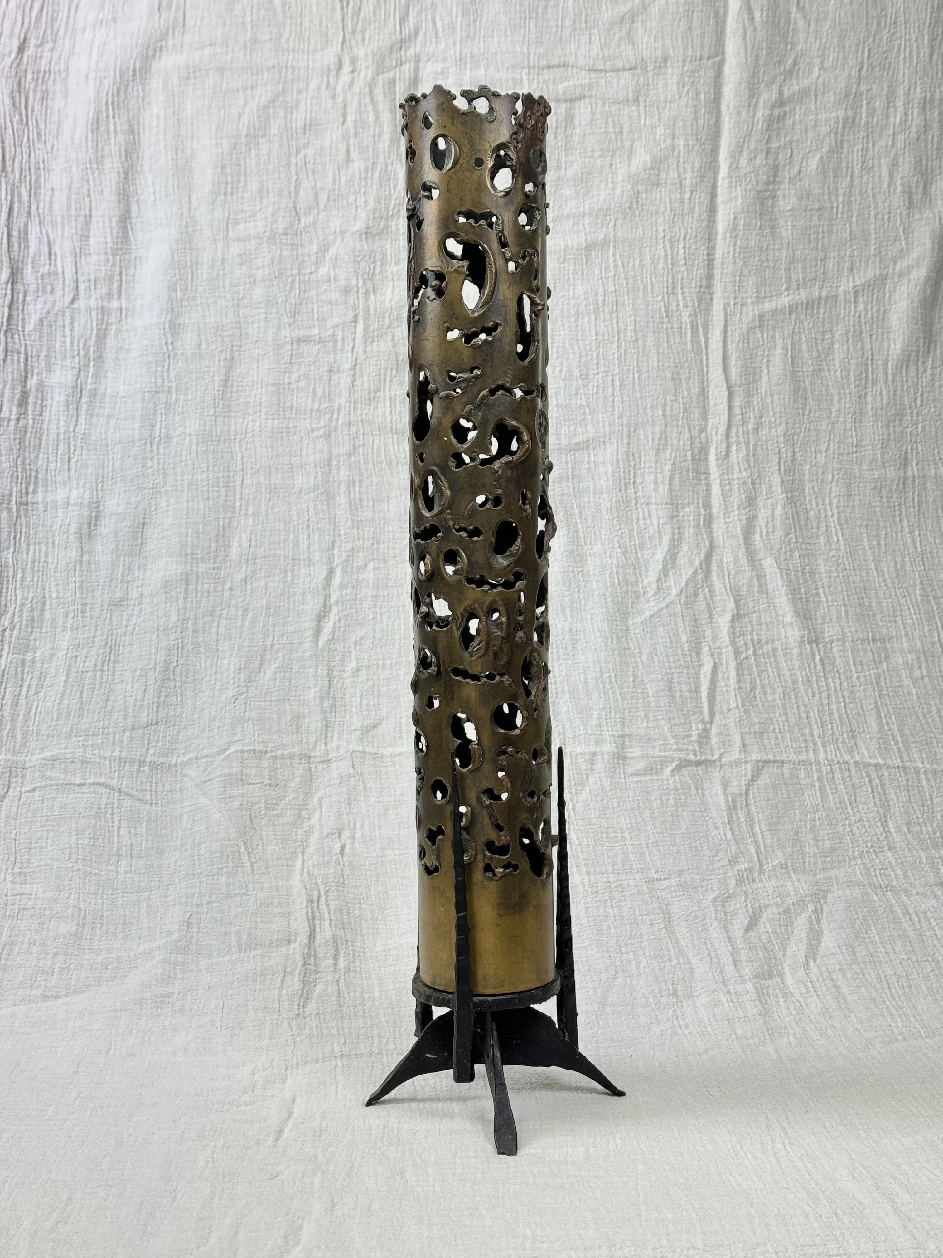 Bronze Brutalist Candleholder with launchpad base. Nice hand welded , hand forged piece. One of a kind artistry. Large thick candle can be used. Two pieces to item.
Bronze cylinder diameter is 3.25