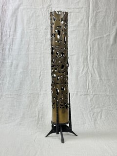 Portacandele brutalista in bronzo