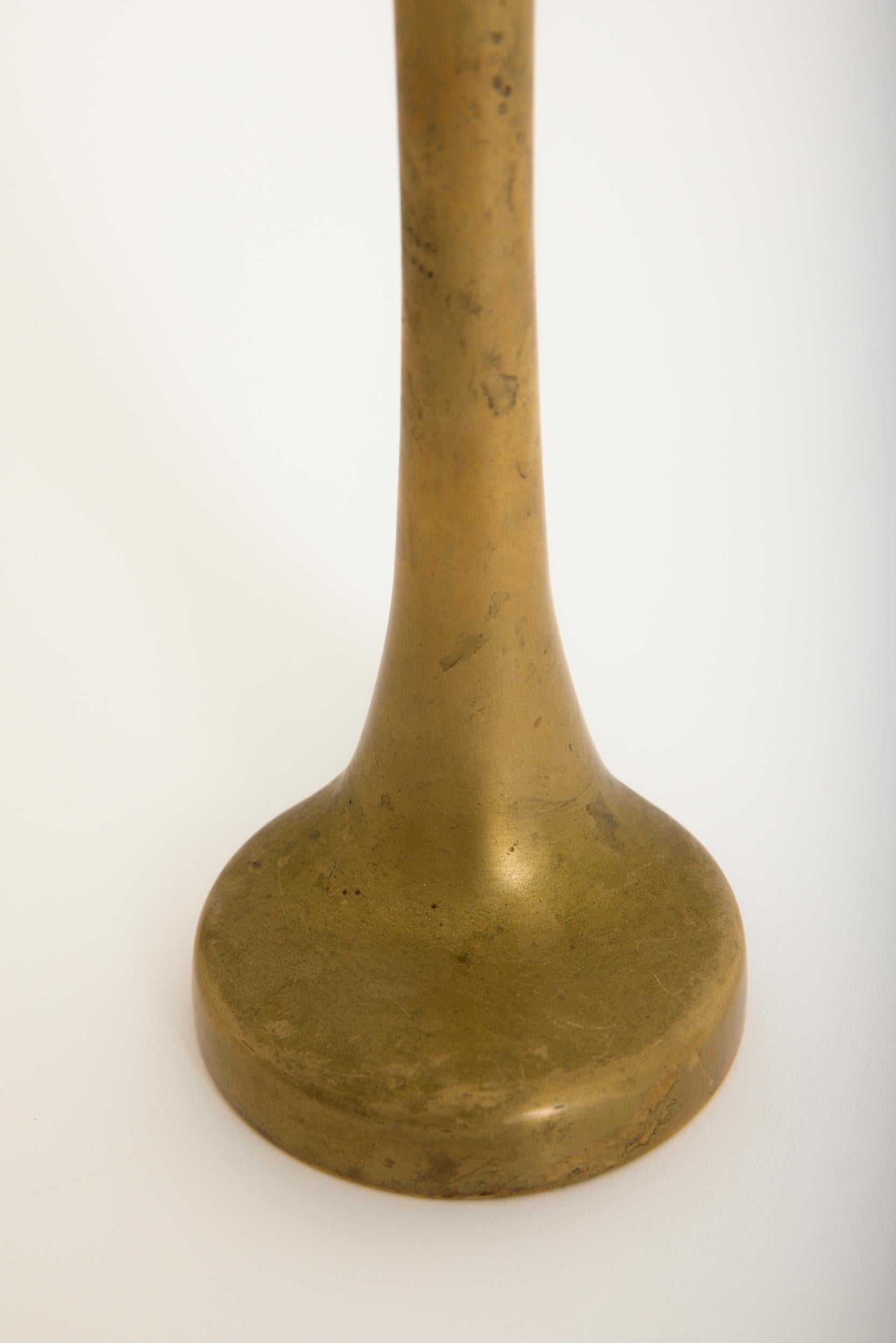 Vase à bourgeons en bronze Bon état - En vente à London, GB