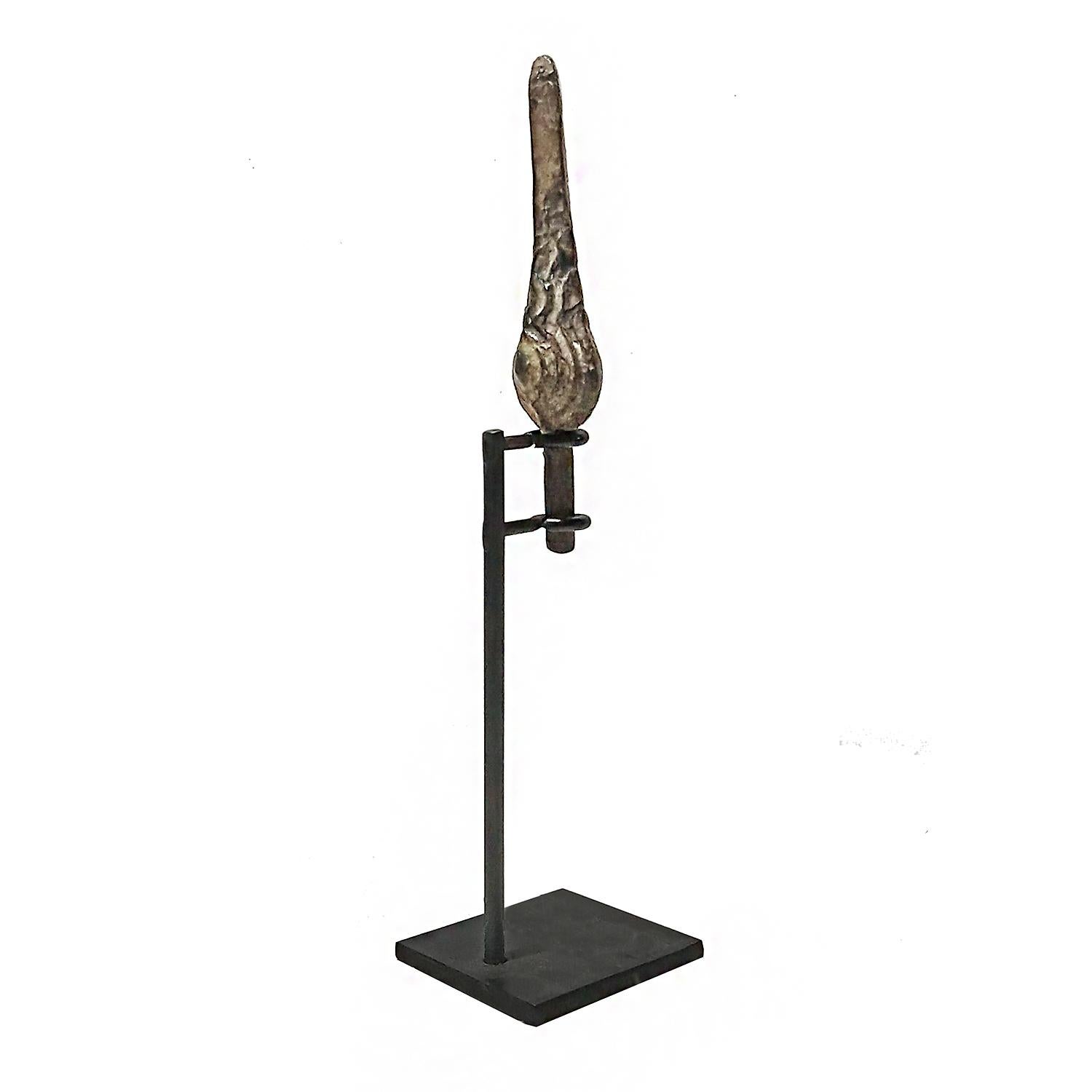 Bronze Buddha Flame, 15 - 16th Century For Sale 4