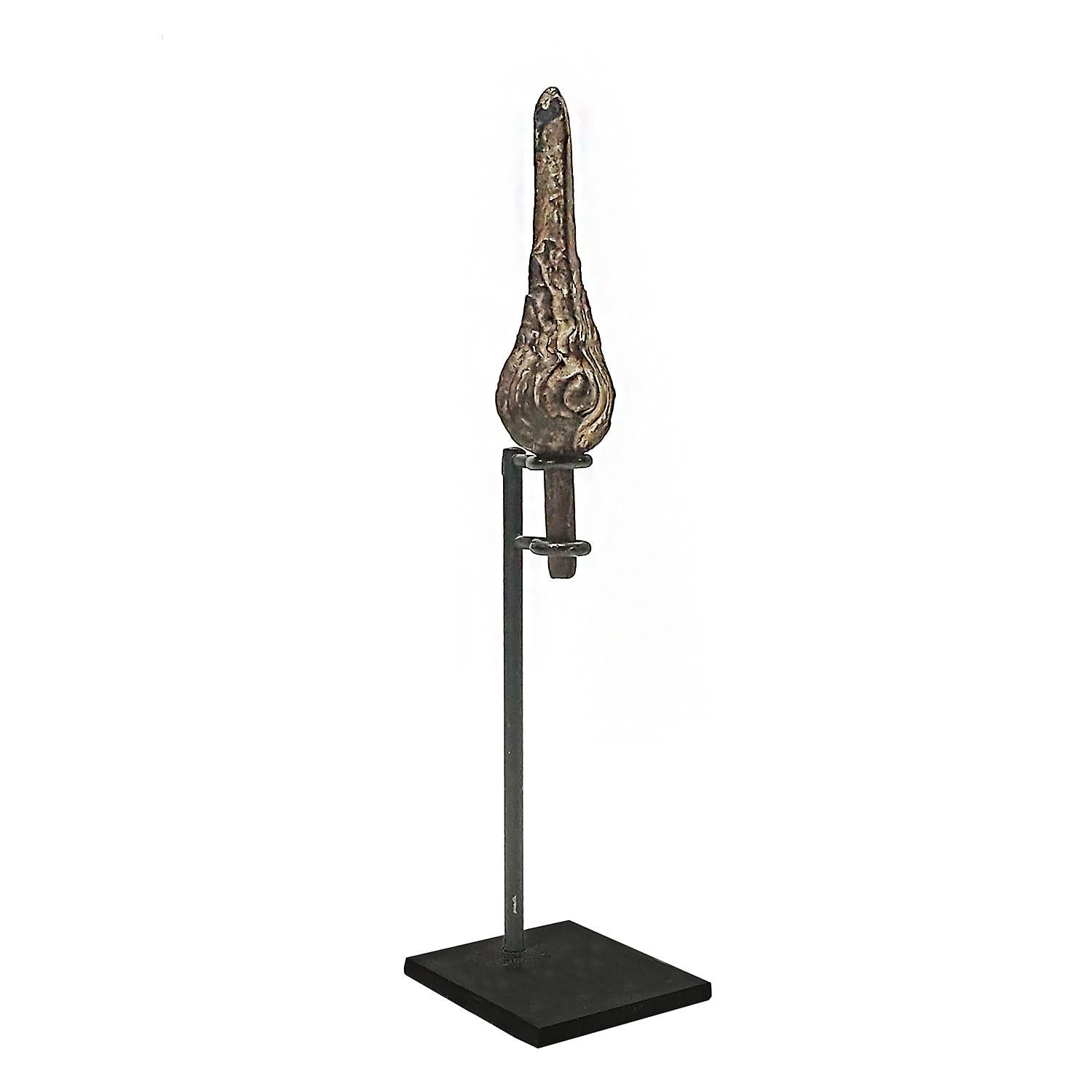 Bronze Buddha Flame, 15 - 16th Century For Sale 6