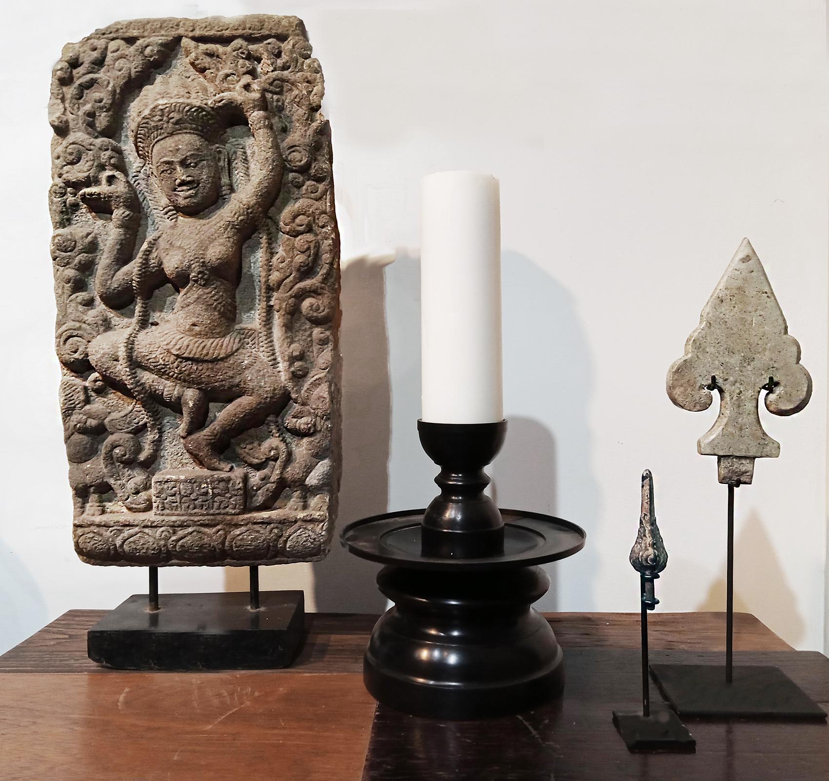 Bronze Buddha Flame, 15 - 16th Century For Sale 11