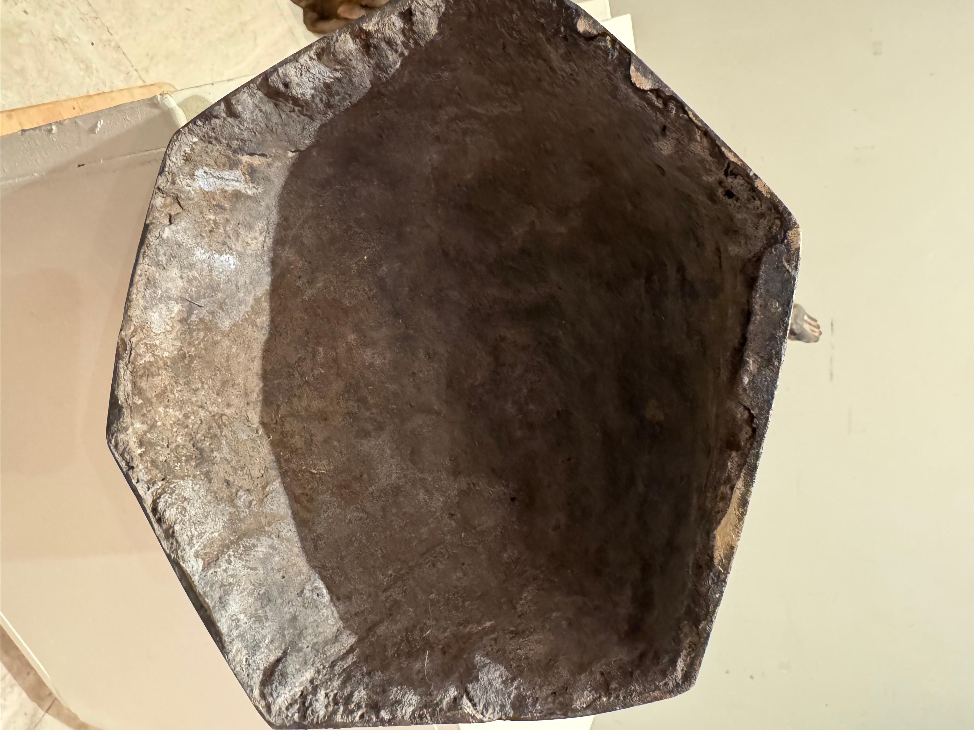 Buddha di bronzo nel gesto dell'assenza di paura, Birmania? XIX secolo. in vendita 1