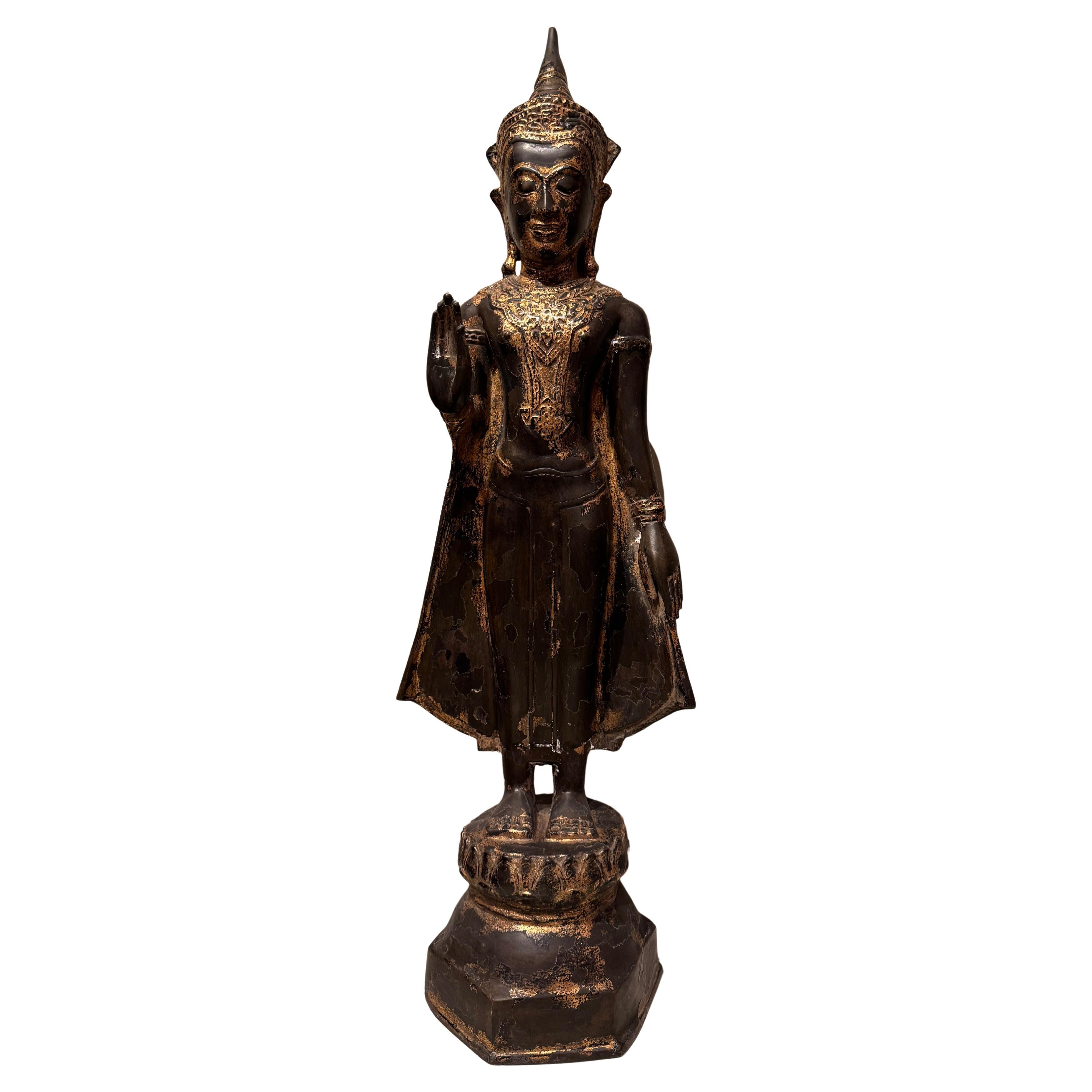Buddha di bronzo nel gesto dell
assenza di paura, Birmania? XIX secolo.
