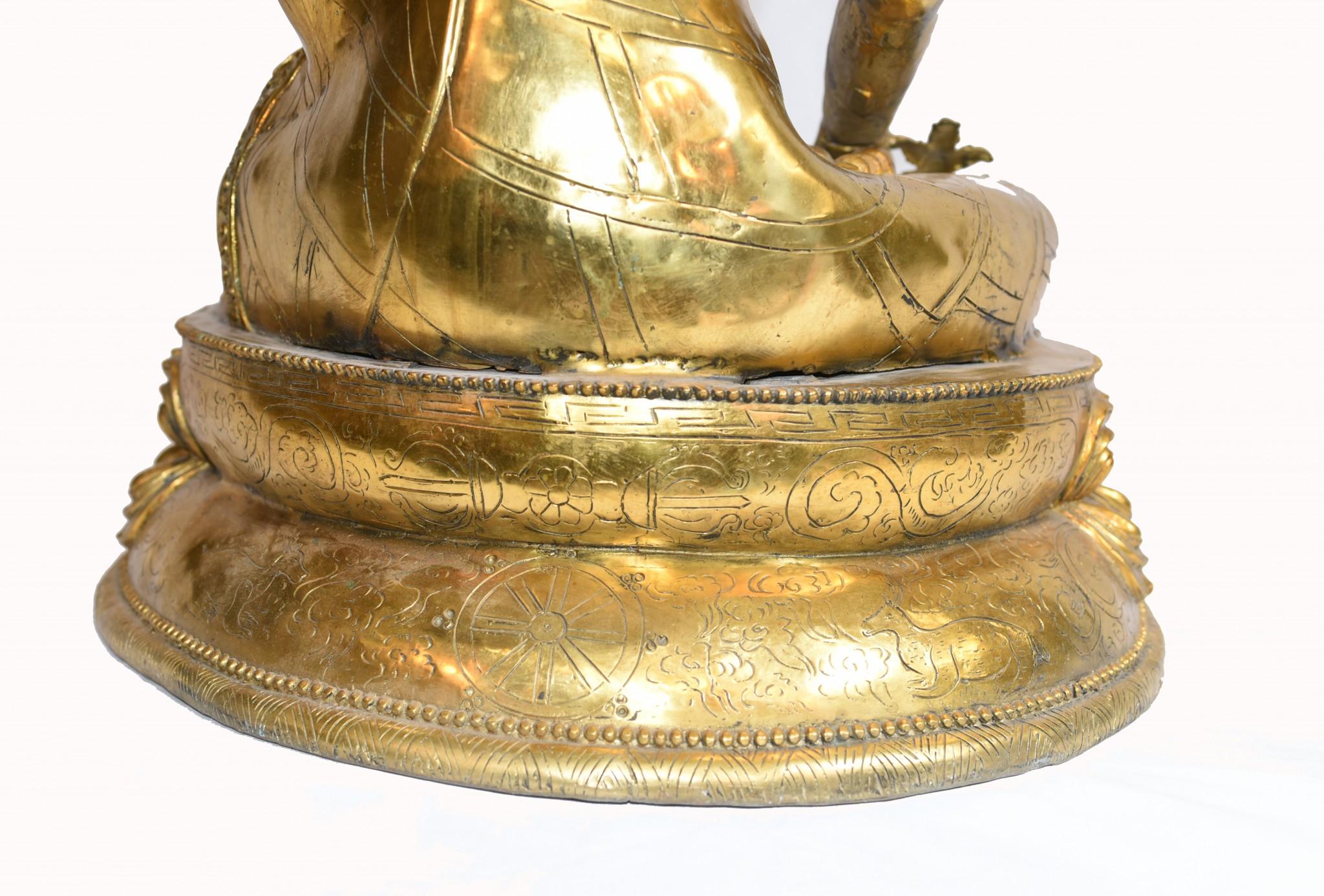 Buddha-Statue aus Bronze, Nepalesische goldene buddhistische Meditations-Skulptur im Angebot 1