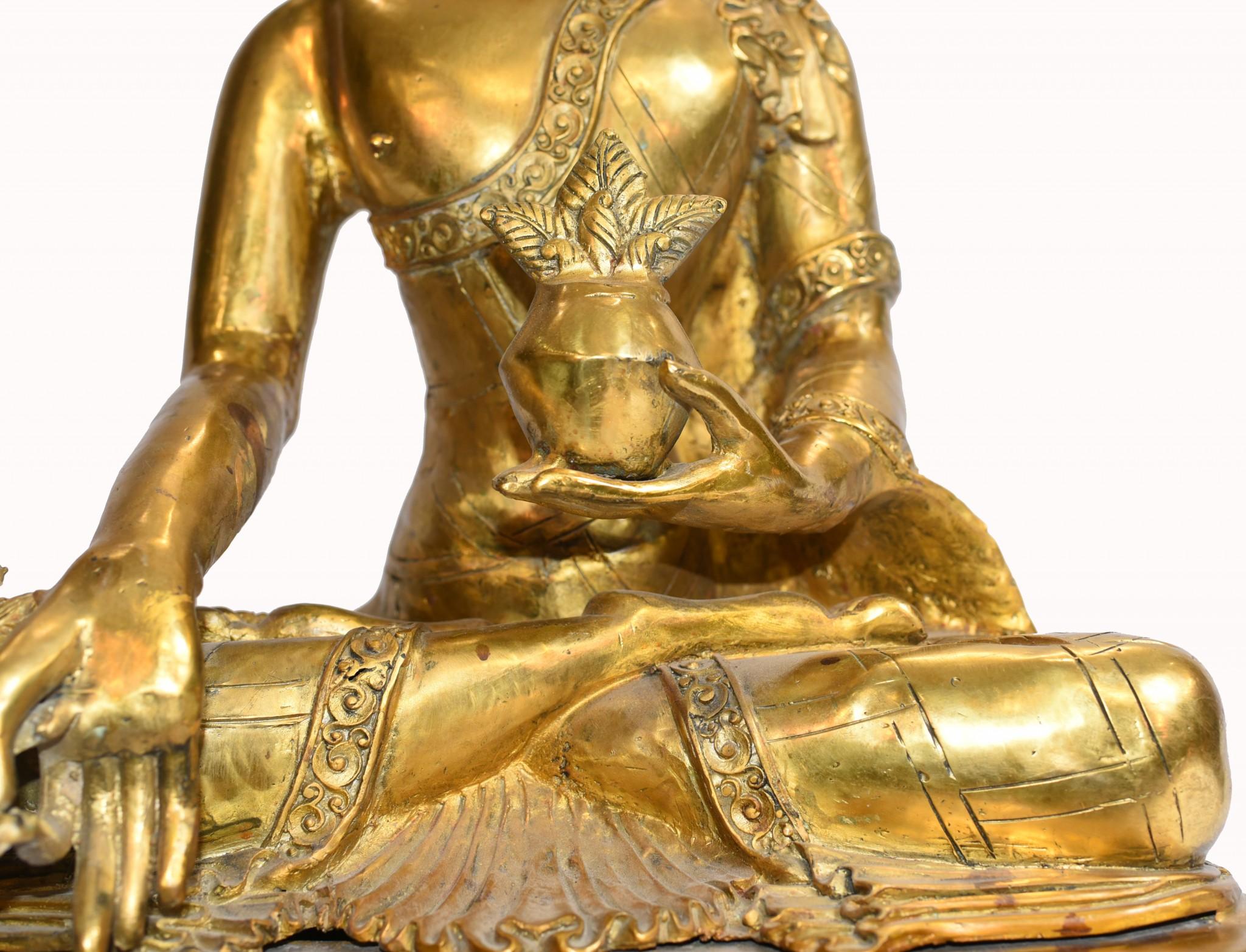 Buddha-Statue aus Bronze, Nepalesische goldene buddhistische Meditations-Skulptur im Angebot 4