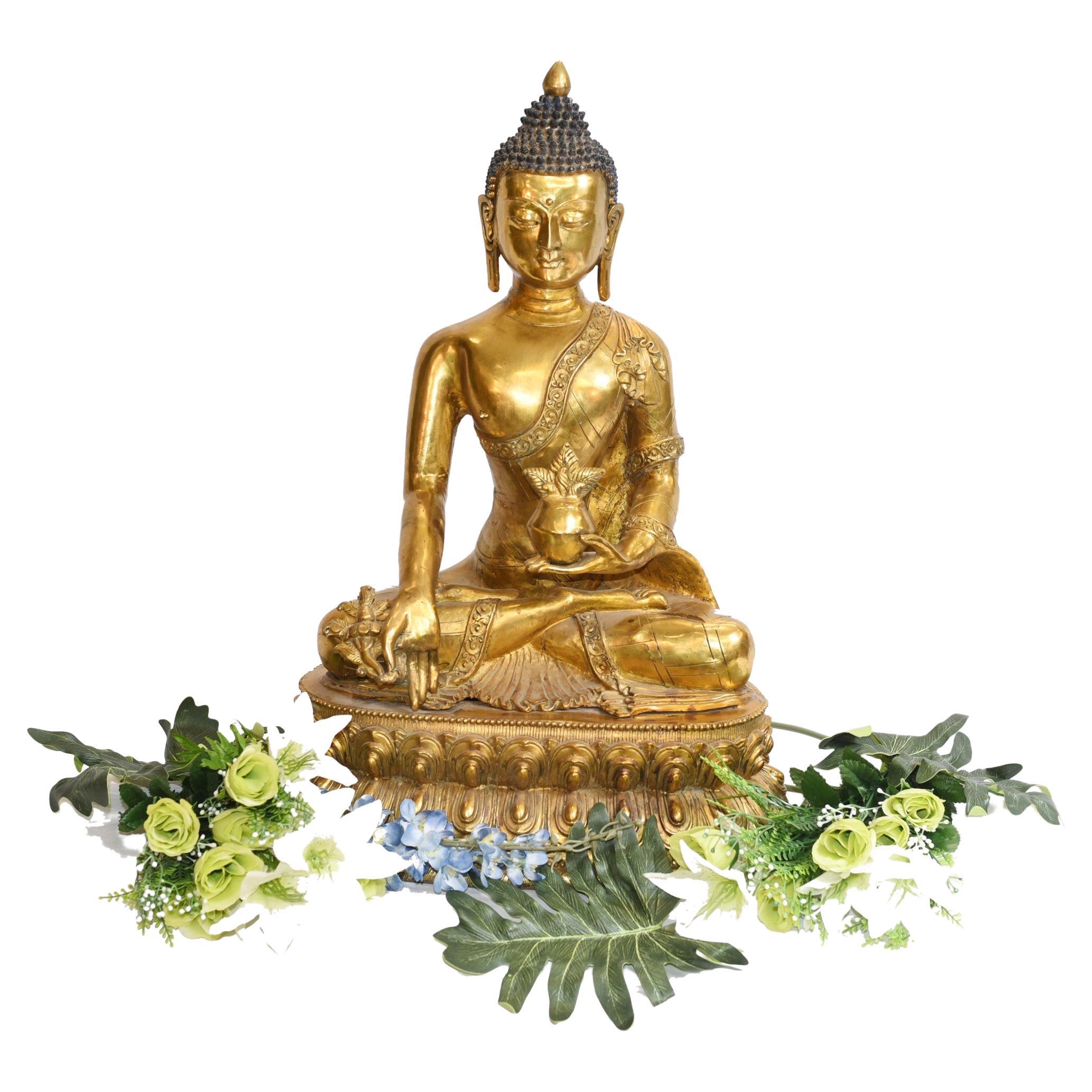 Buddha-Statue aus Bronze, Nepalesische goldene buddhistische Meditations-Skulptur im Angebot