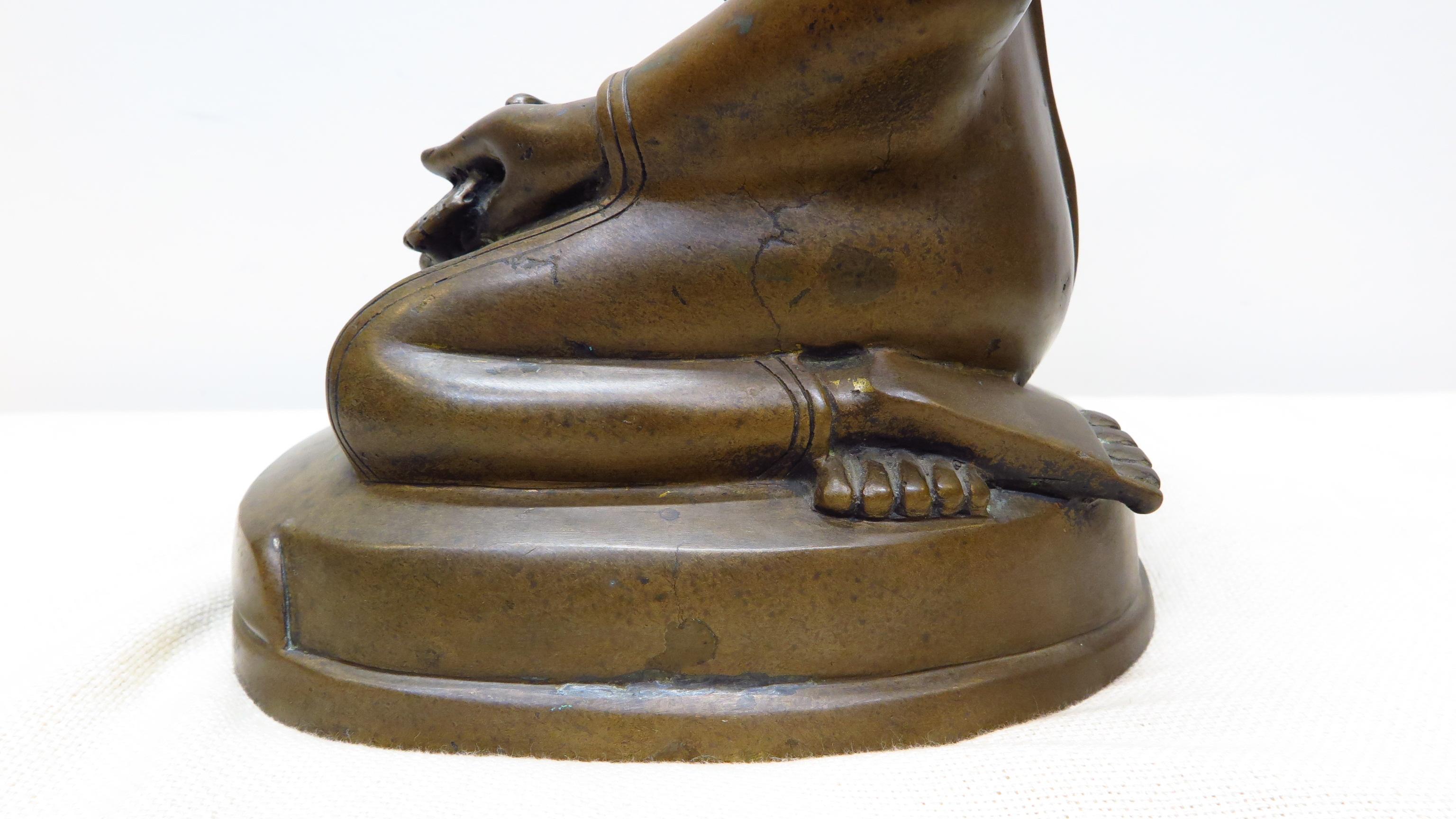 Statue bouddhiste en bronze en vente 7