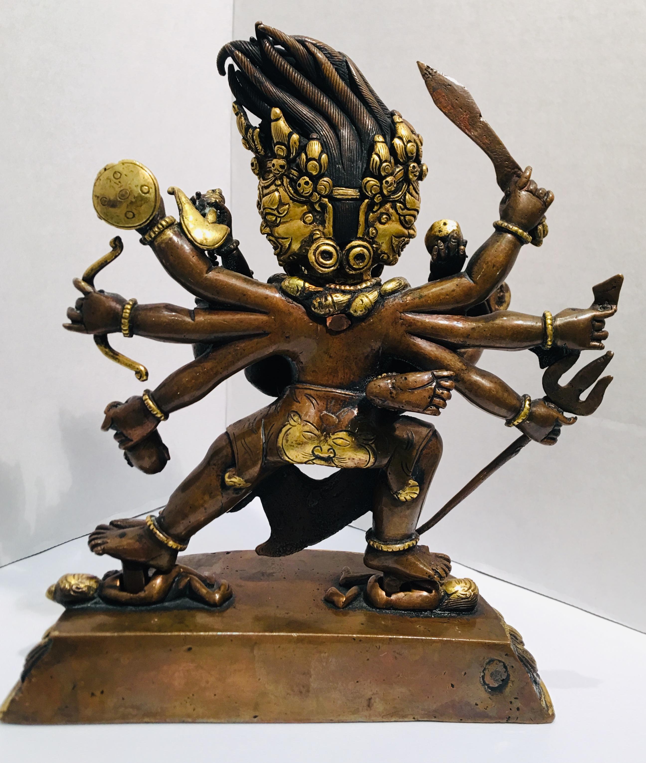 Deidad de bronce con cabeza de búfalo Yamantaka con su consorte Vajravetali Estatua de 2 piezas Hecho a mano en venta