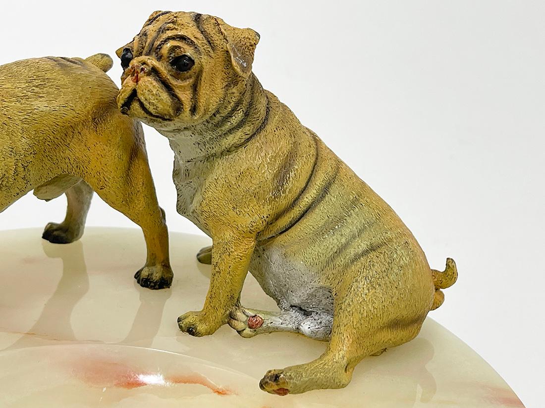 Bronze Bulldogs on an Onyx base by Vrai, France, 1920 For Sale 2