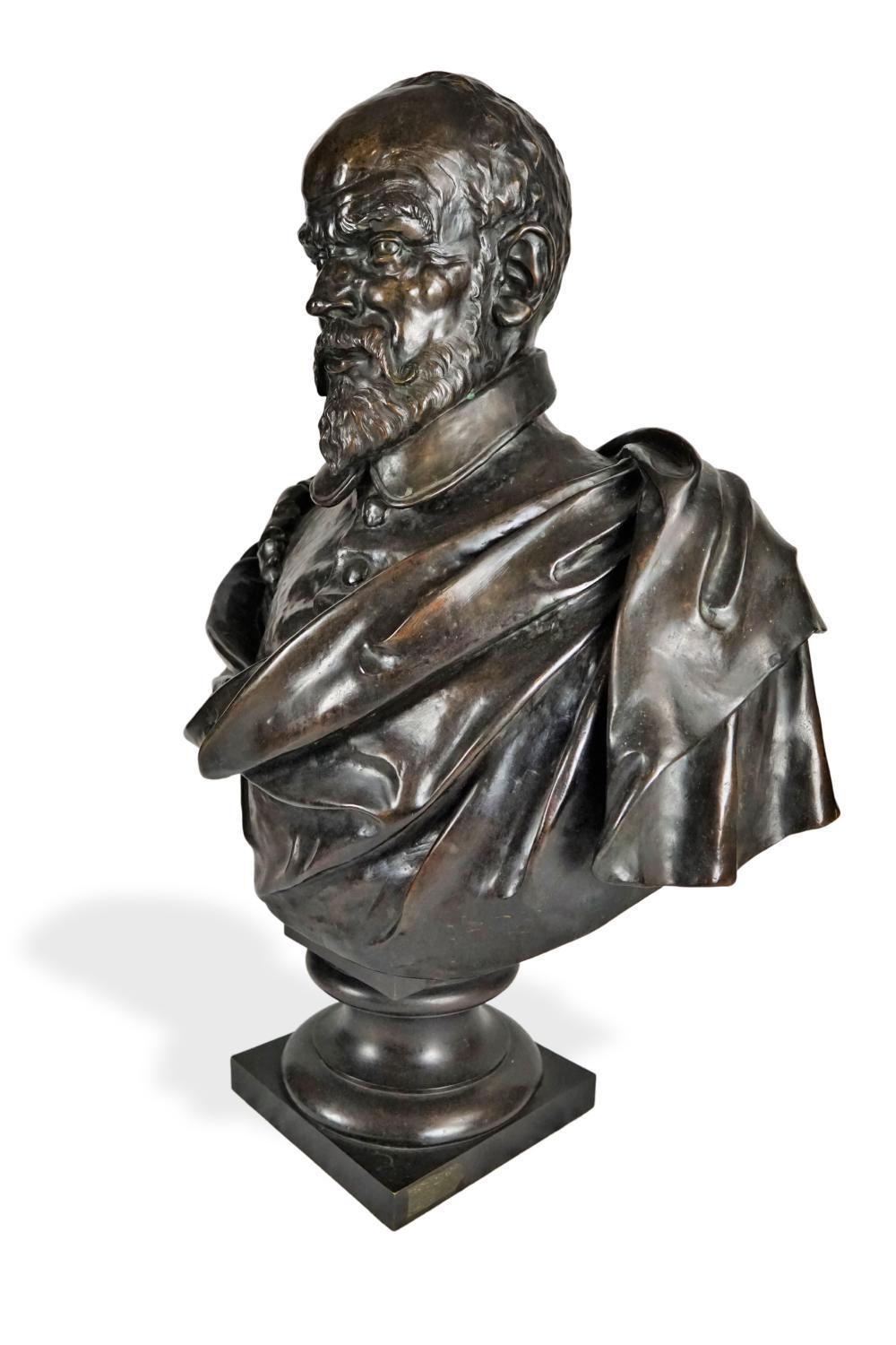 Imposing patinated bronze bust depicting a general. France, 19th Century. Dimensions: 86x65x35cm.