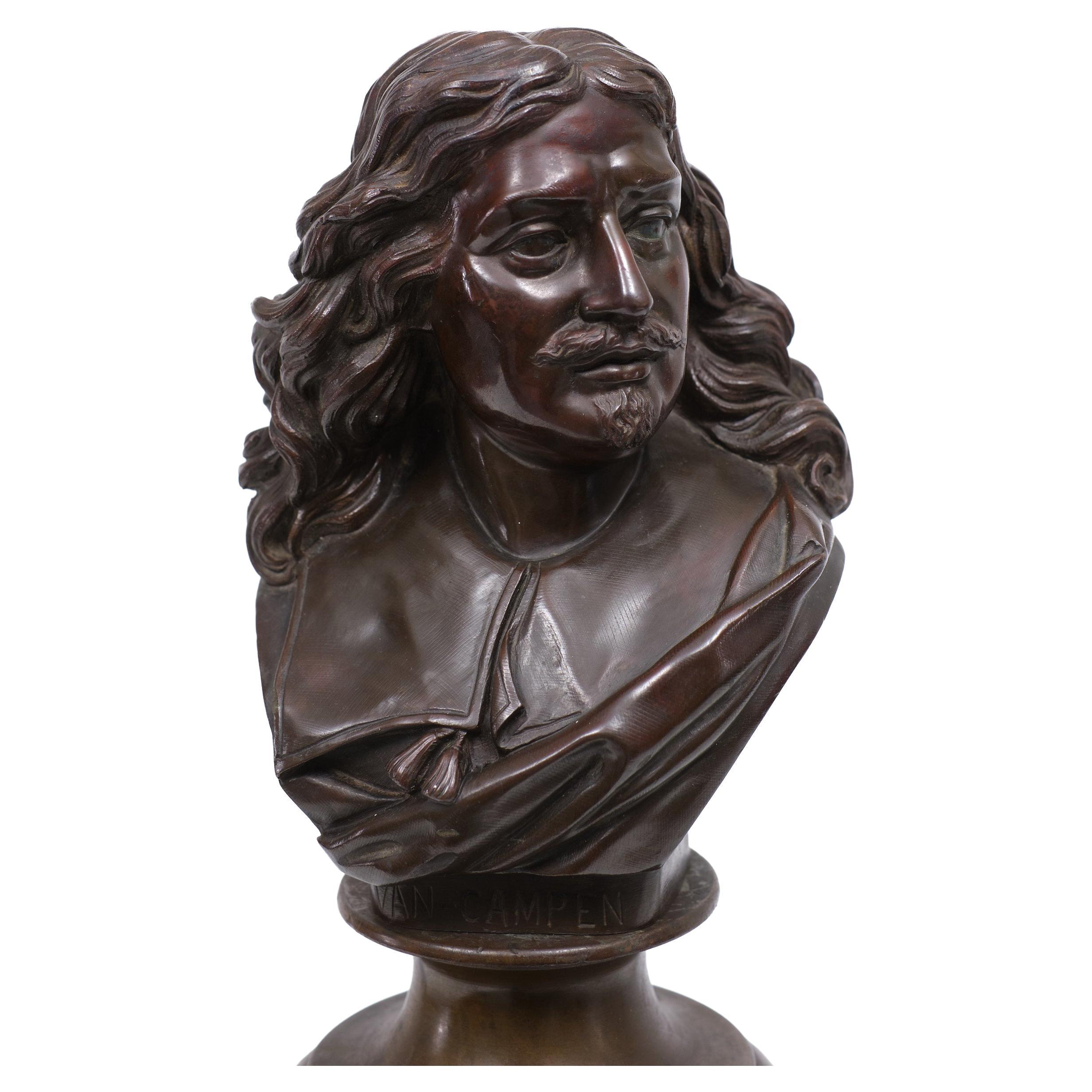Bellissimo busto in bronzo raffigurante Jacob van Campen, un pezzo unico tra i più importanti
architetti olandesi dal 1595 al 1675. Paleis op de Dam, Mauritshuis Nieuwe Kerk Haarlem in piedi su un piedistallo di marmo nero. Firmato sul bronzo e sul