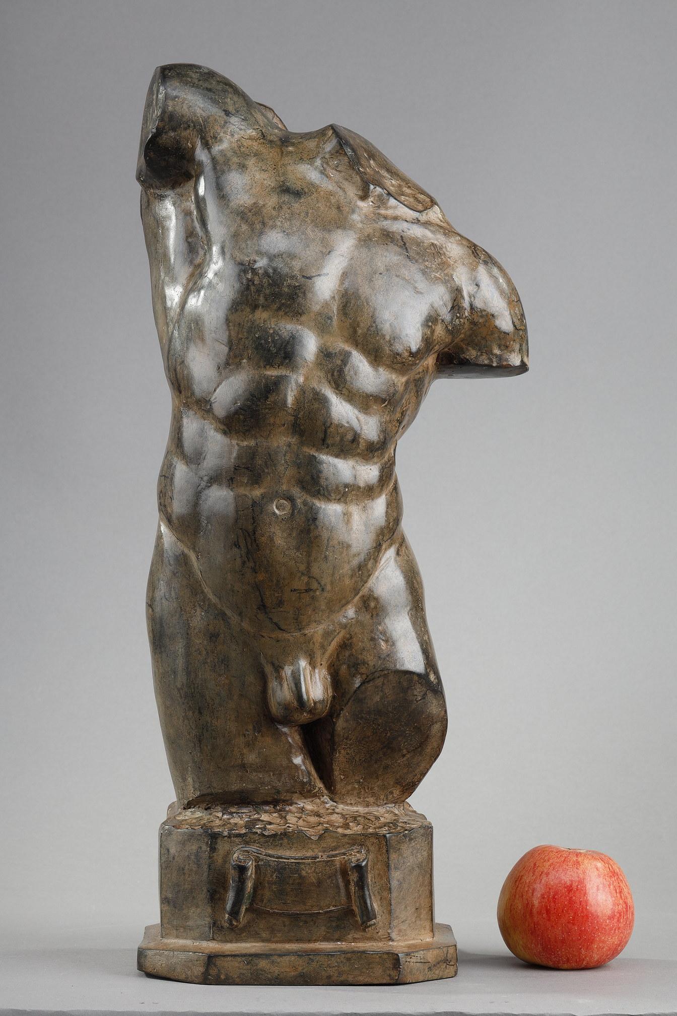 Bronzeguss mit nuancierter braun-grüner Patina, der die Büste eines nackten, muskulösen Mannes darstellt. Dies ist ein signierter Abguss des Autors selbst. In der Tat besitzt Pierre Chenet noch immer eine Kunstgießerei in Apt, in der vor allem