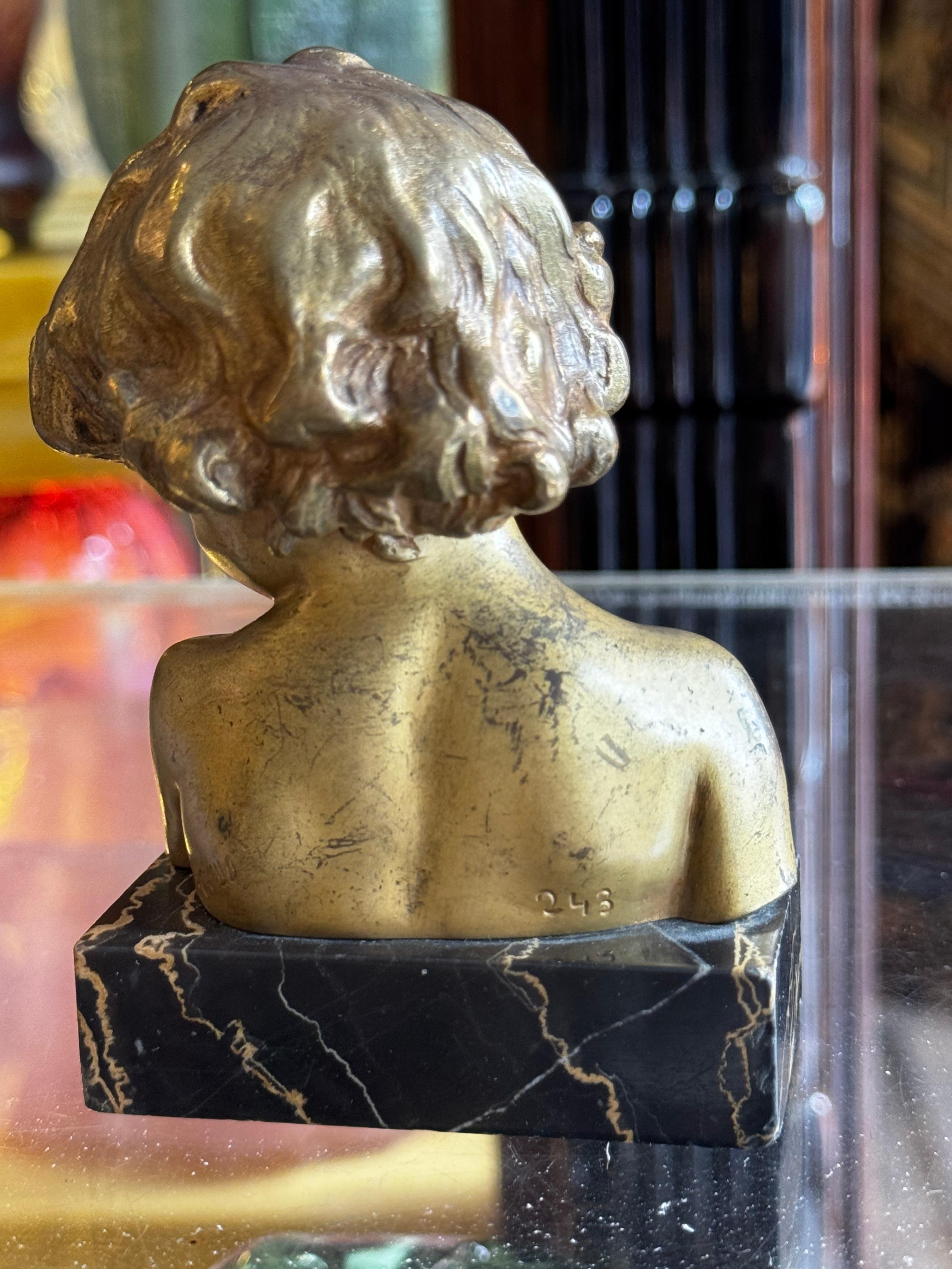 Busto in bronzo di una giovane ragazza di Jean Marie Camus, 1903, con base in marmo Portoro in vendita 3