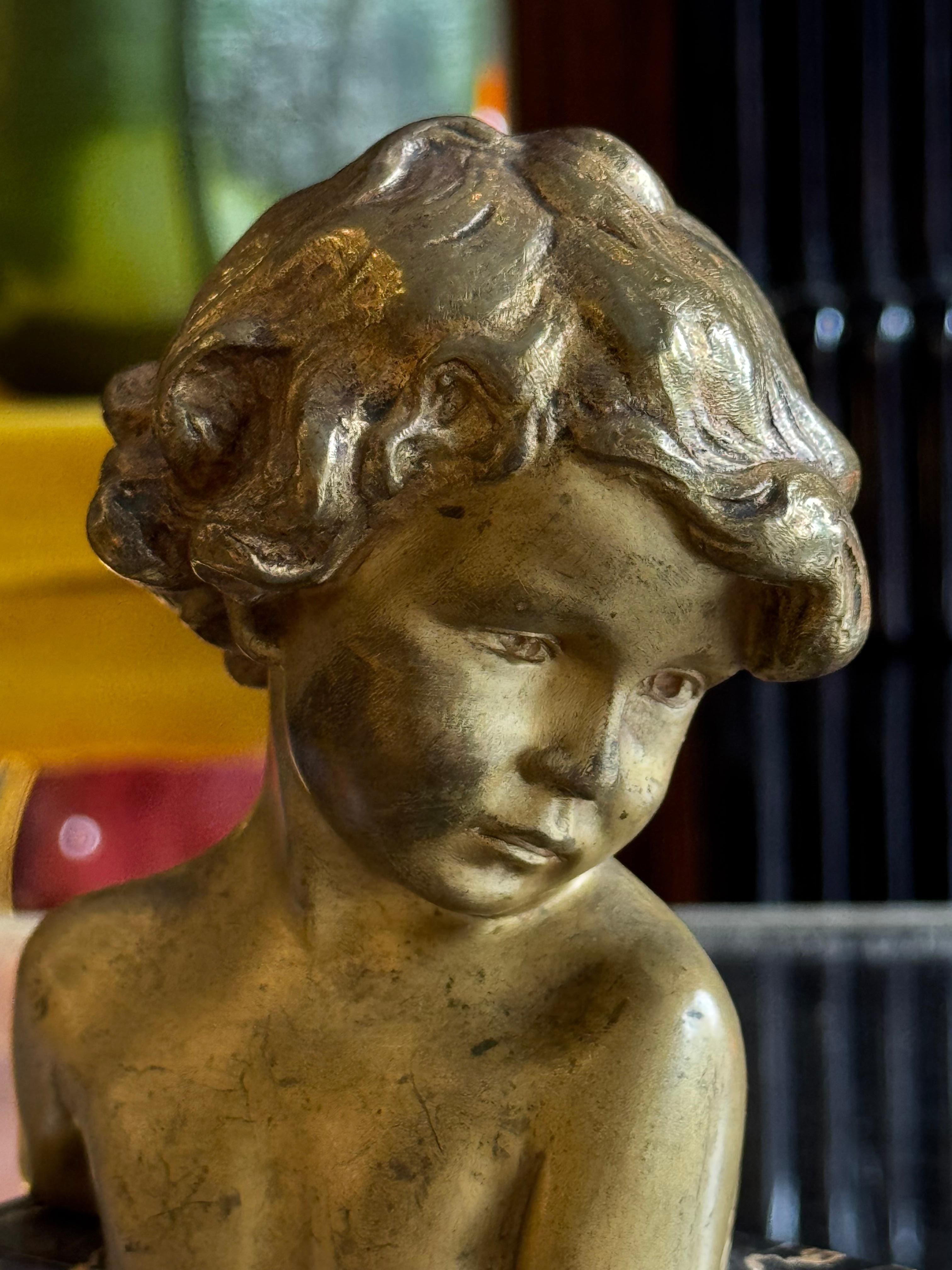 Busto in bronzo di una giovane ragazza di Jean Marie Camus, 1903, con base in marmo Portoro in vendita 1