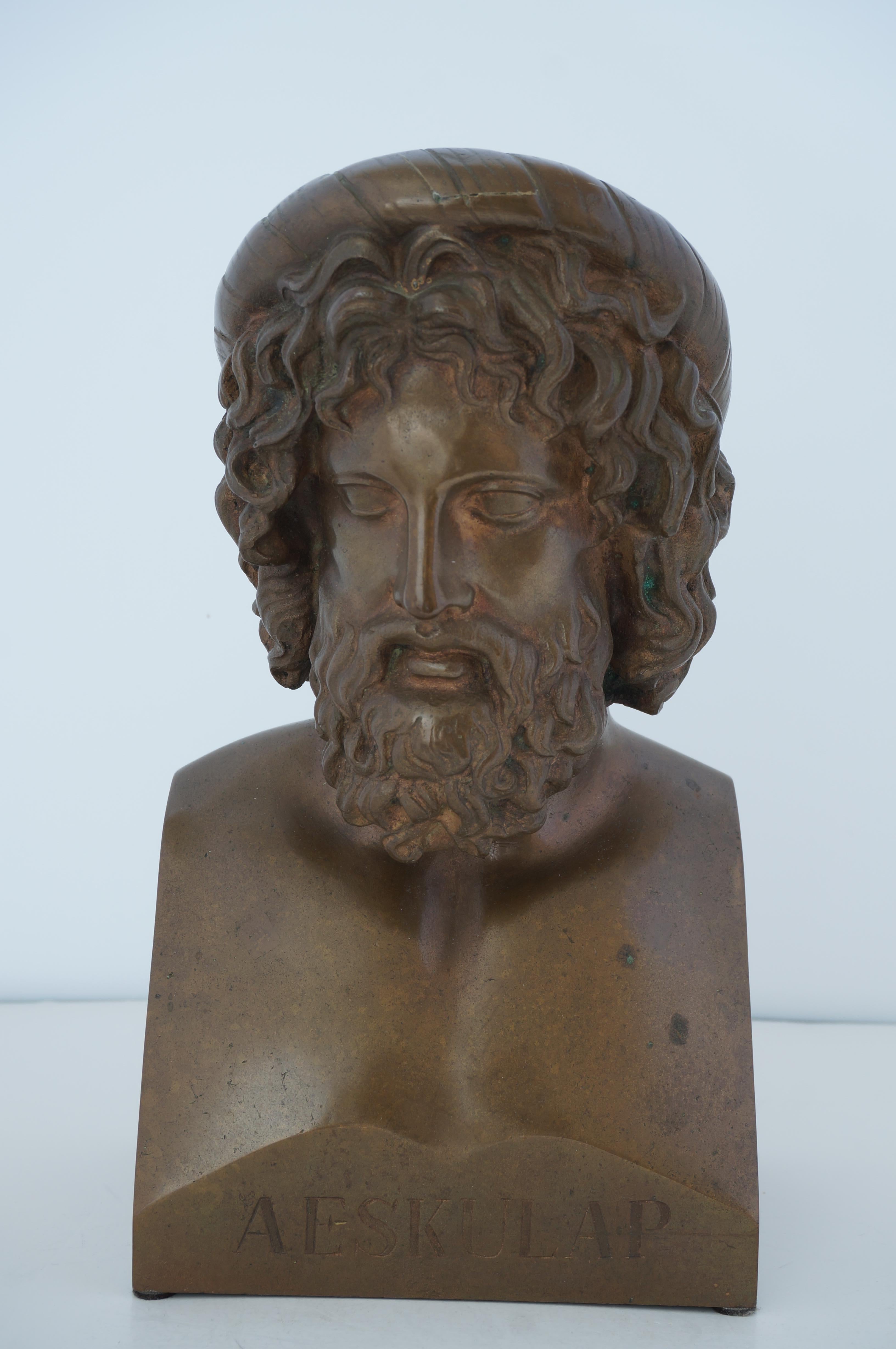 Grand Tour Busto di bronzo di Aeskulap in vendita