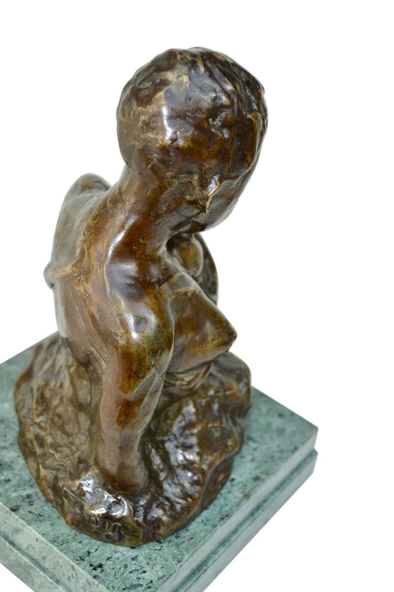 Bronze Bust of an African Mother Breastfeeding her Child signed Gardon In Good Condition For Sale In Vancouver, British Columbia
