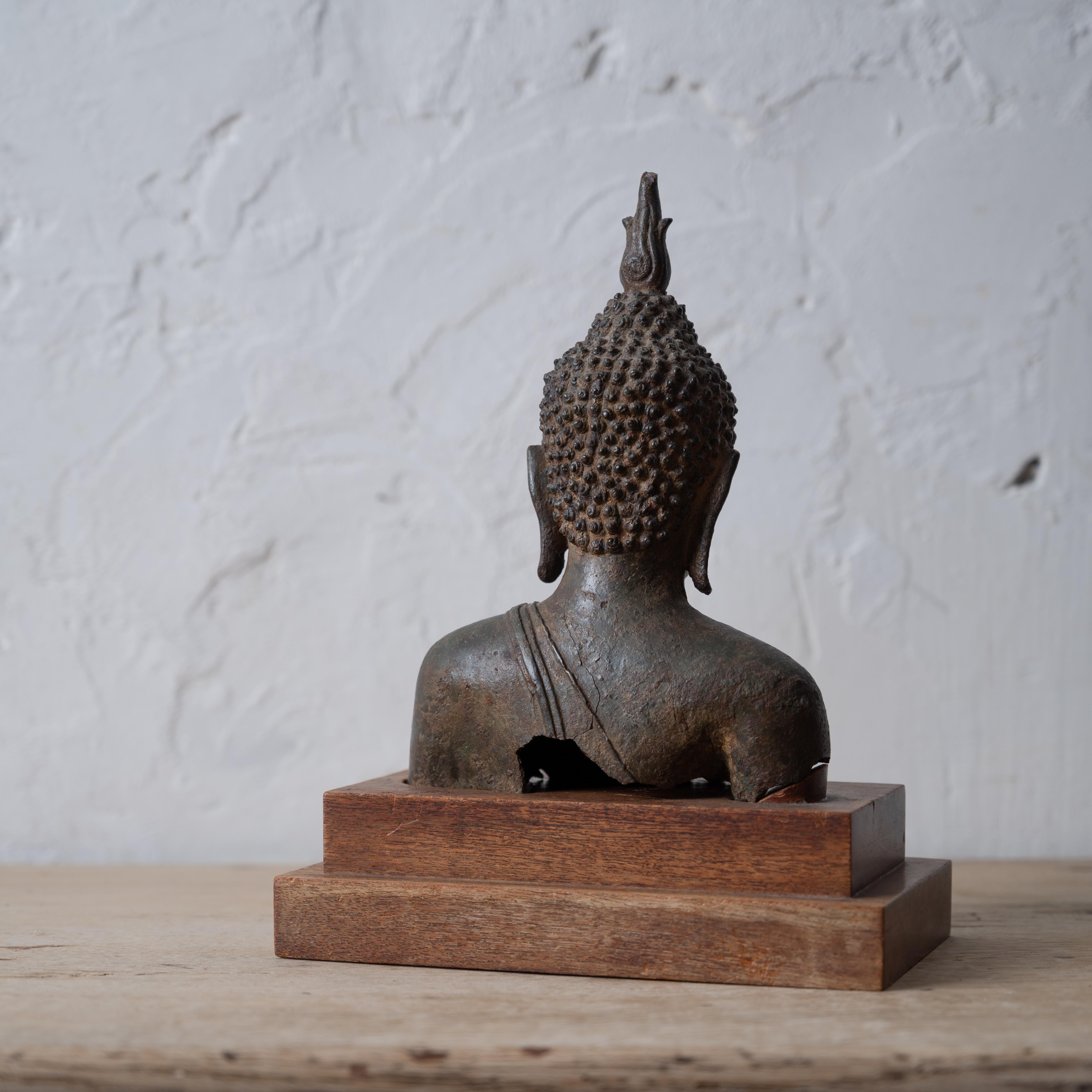 Bronze Bust of Buddha, Sukhothai Style For Sale 1