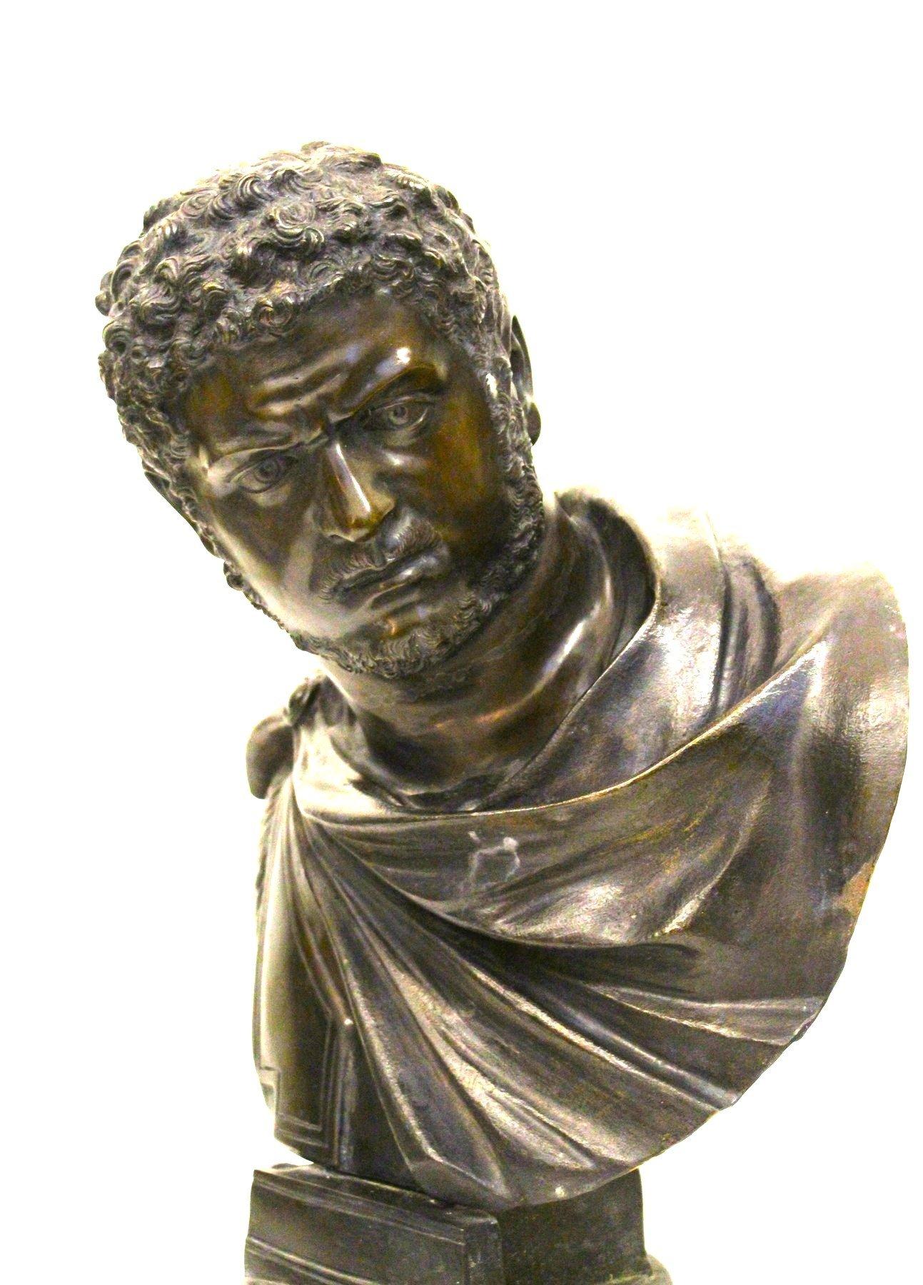 Descrizione:
Busto in bronzo dell'imperatore Caracalla. ULTERIORI FOTO, INFORMAZIONI SUL LOTTO E INFORMAZIONI SULLA SPEDIZIONE POSSONO ESSERE RICHIESTE INVIANDO UN'E-MAIL.
Spese di spedizione indicative in Italia: 100€ e in Europa: 230€. 
Tags: