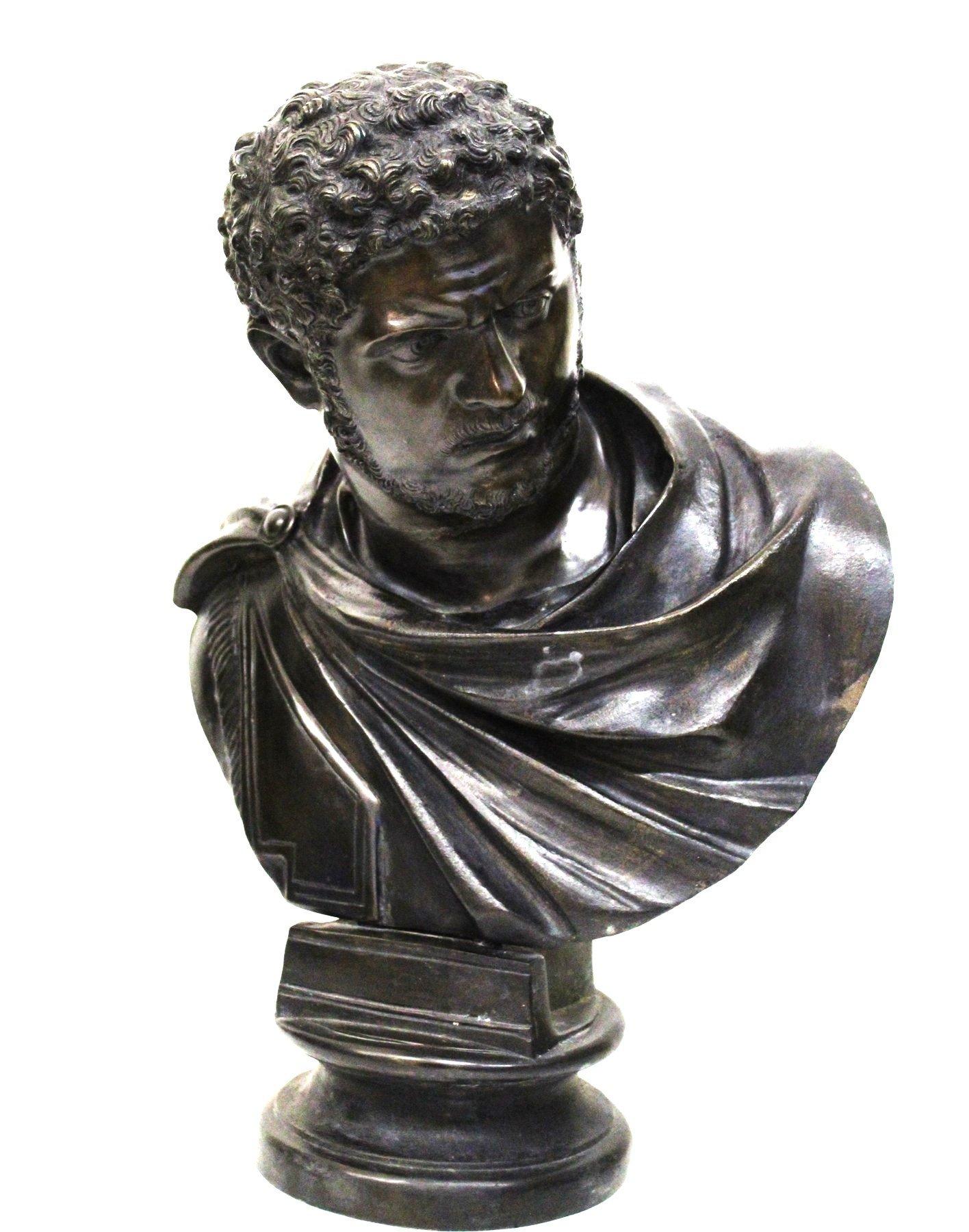 XX secolo Busto di bronzo dell'imperatore in vendita