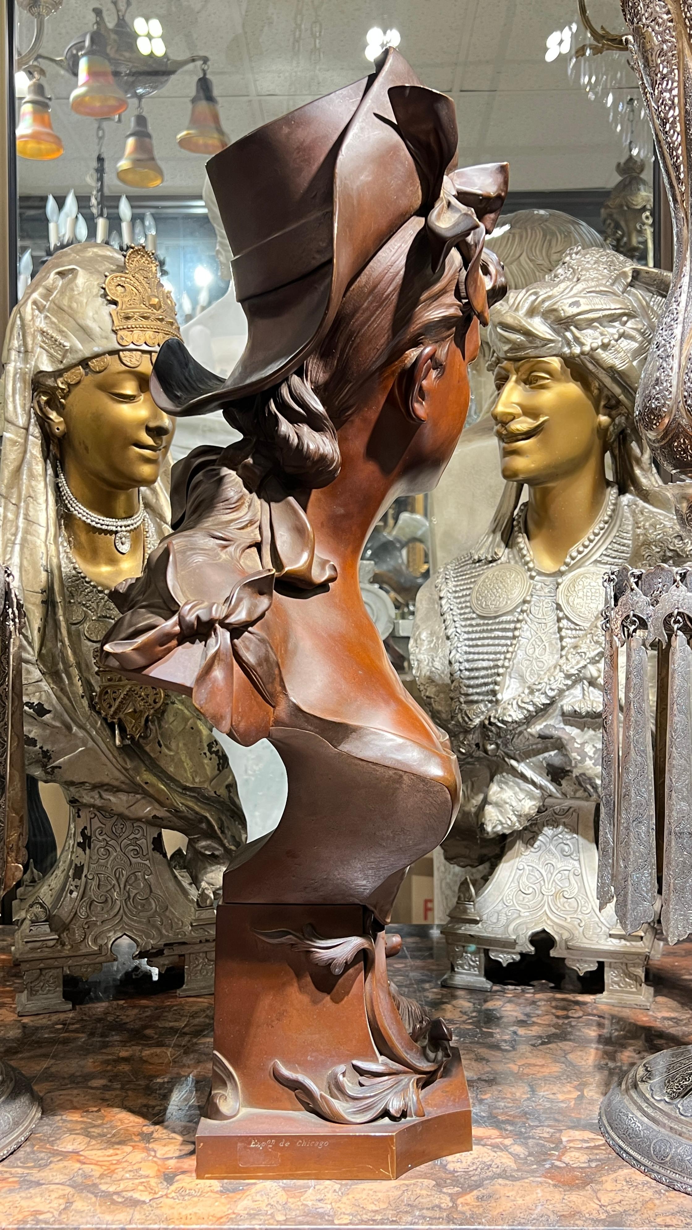 Patinato Busto in bronzo di bellezza francese del periodo Luigi XV dopo Henri Alphonse Nelson in vendita