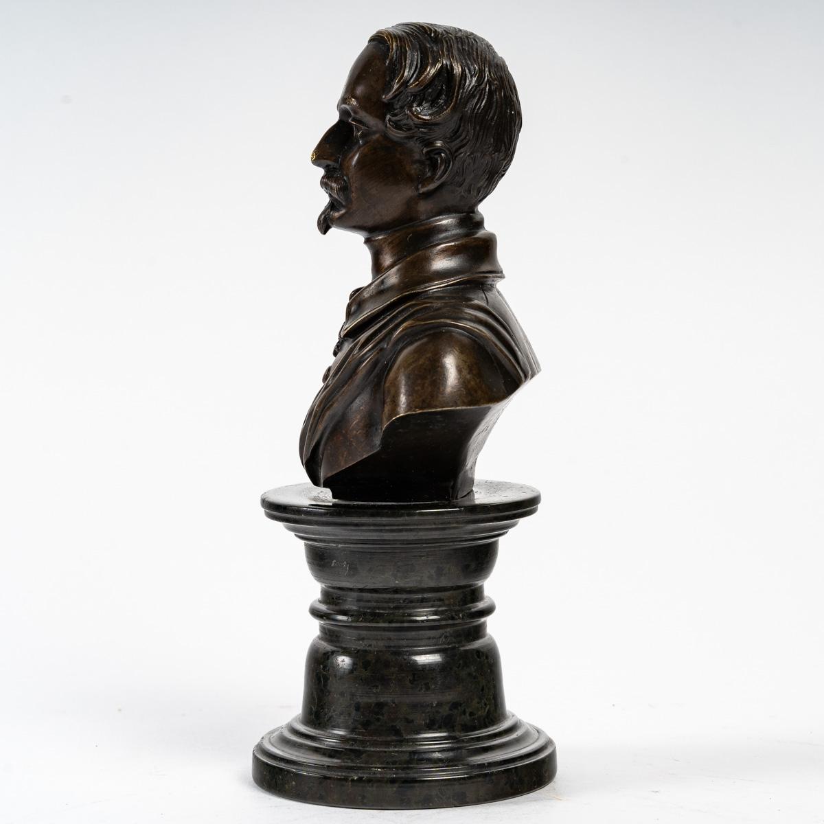 Bronze Bust of Napoleon III, 19th Century In Good Condition For Sale In Saint-Ouen, FR