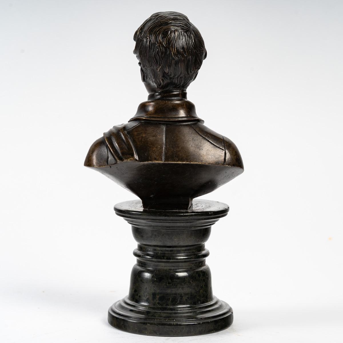 XIXe siècle Buste en bronze de Napoléon III, 19e siècle en vente