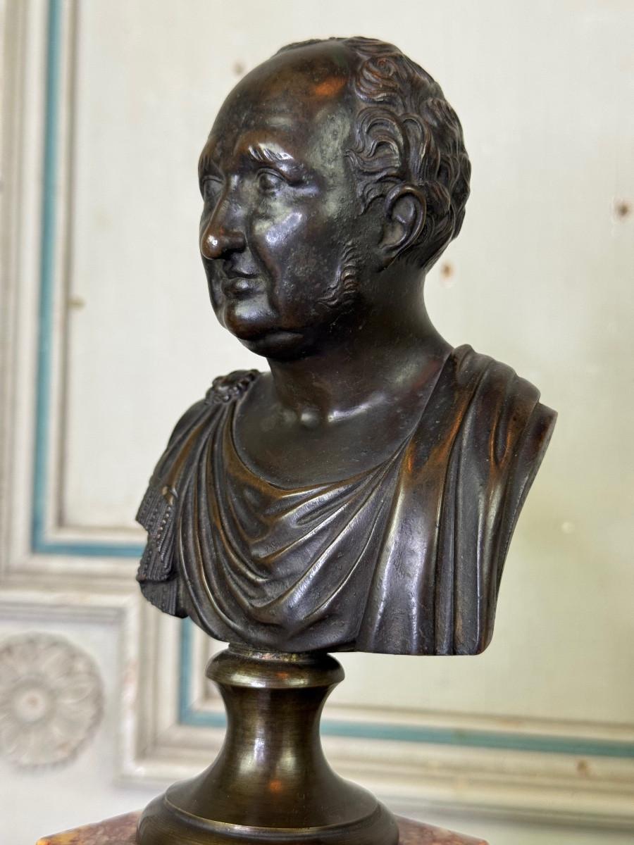 20ième siècle Bronze bust on a brocatelle marble pedestal, 18th century en vente