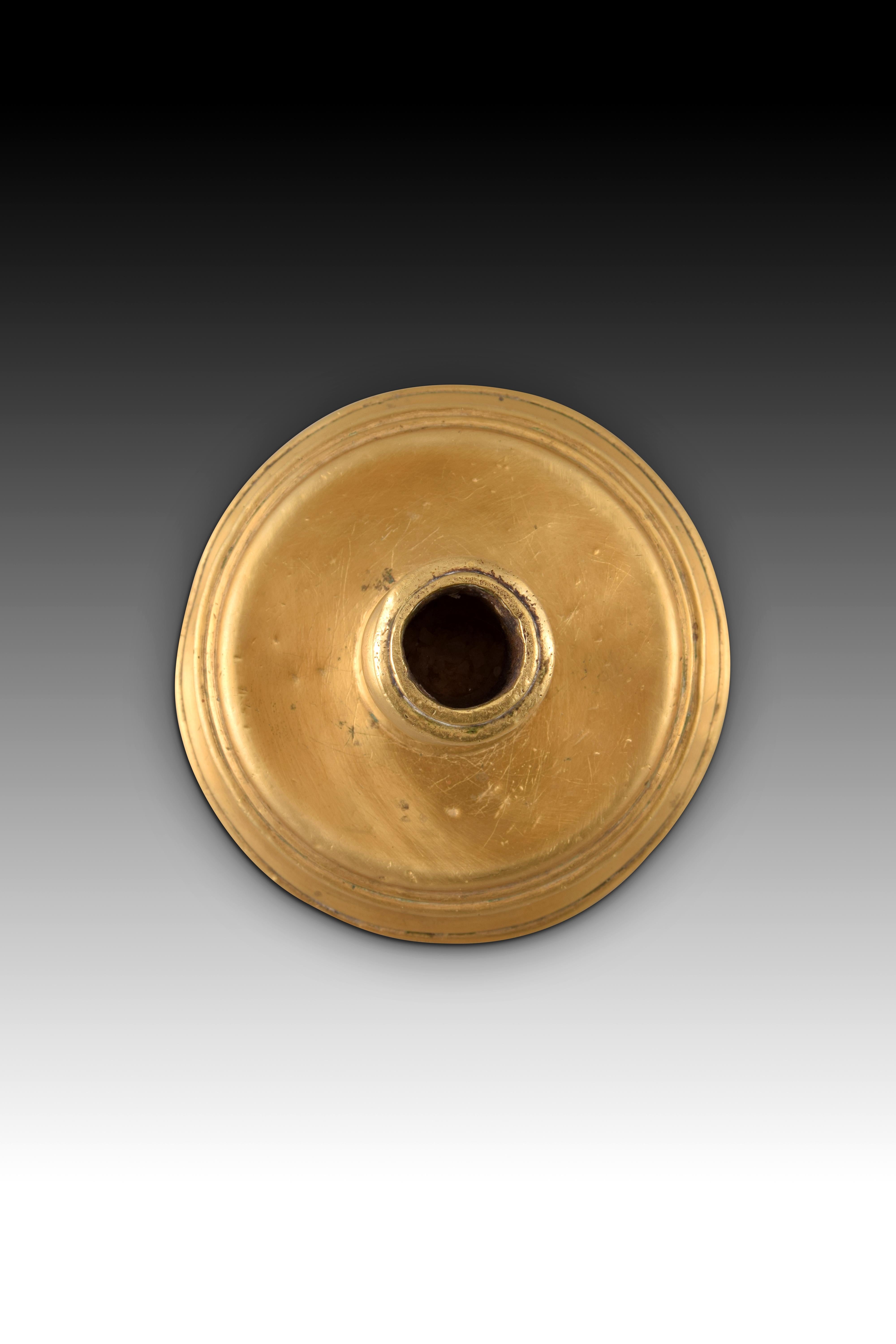 Bougeoir en bronze, XVIe siècle État moyen - En vente à Madrid, ES