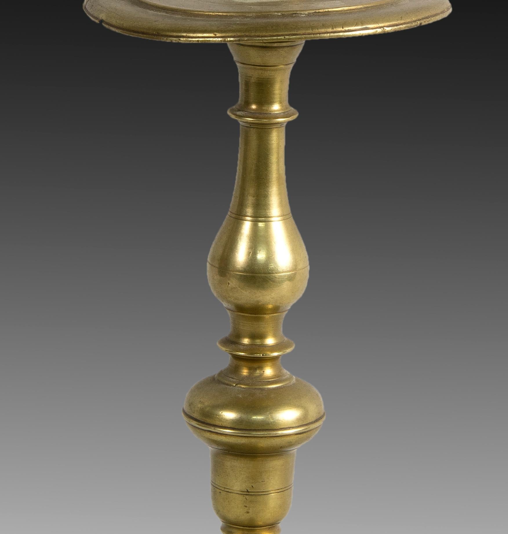 Bronze Candle Holder or Candlestick, Spain, 18th Century In Fair Condition In Madrid, ES
