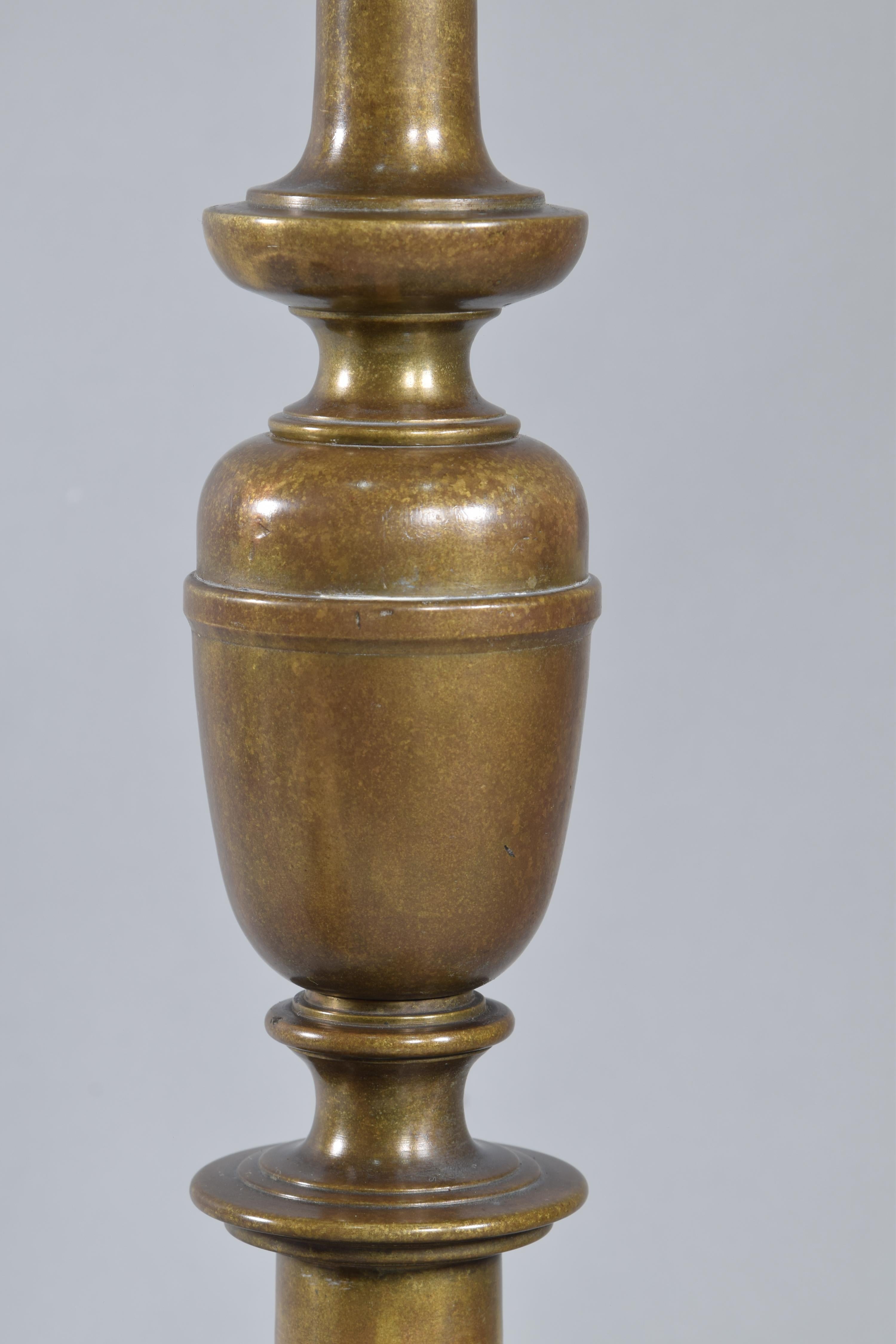Bronze Candle Holders Pair, 20th Century, after Antique Models For Sale 7