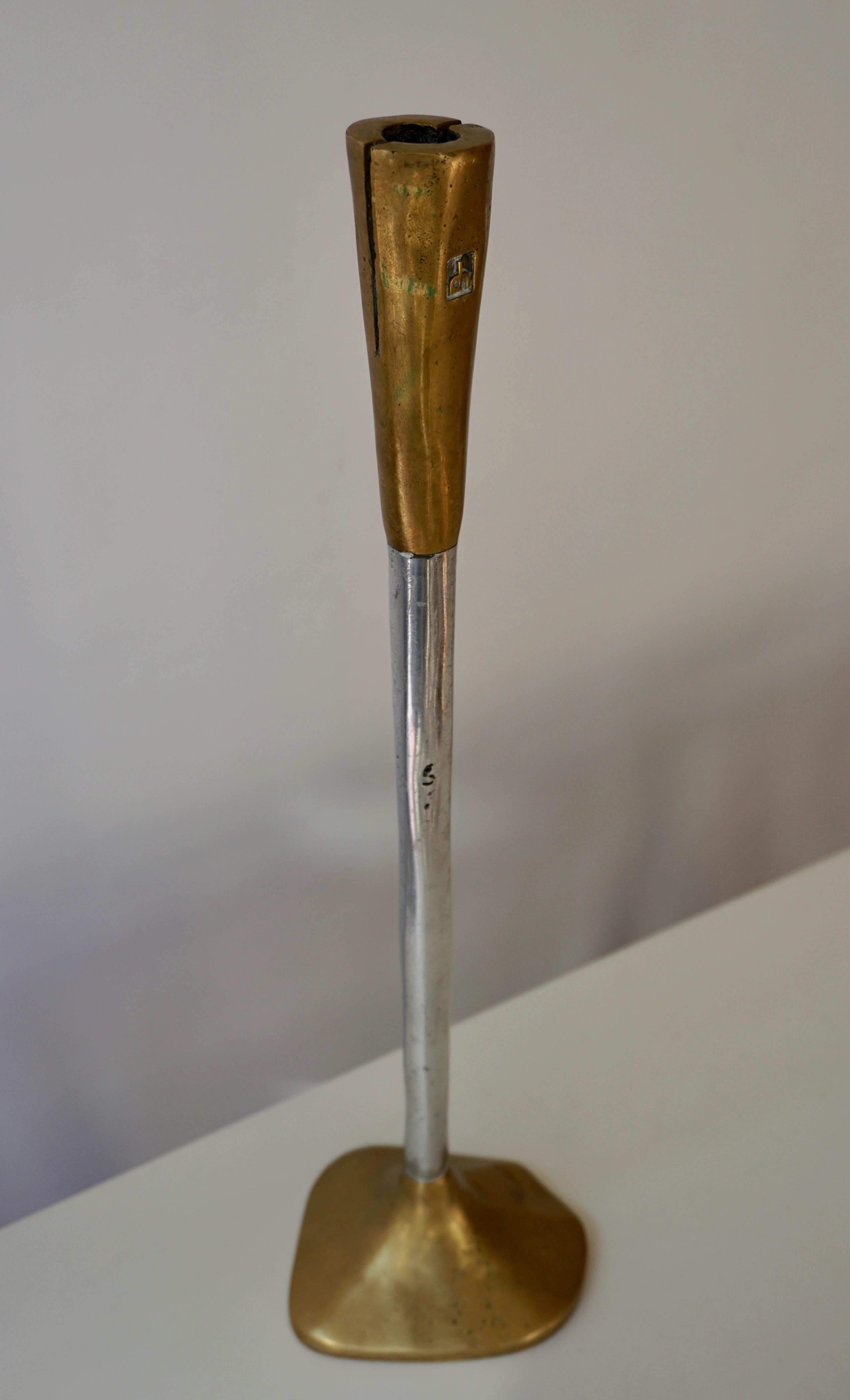 Bronze candlestick.
Measure: Height 47 cm.