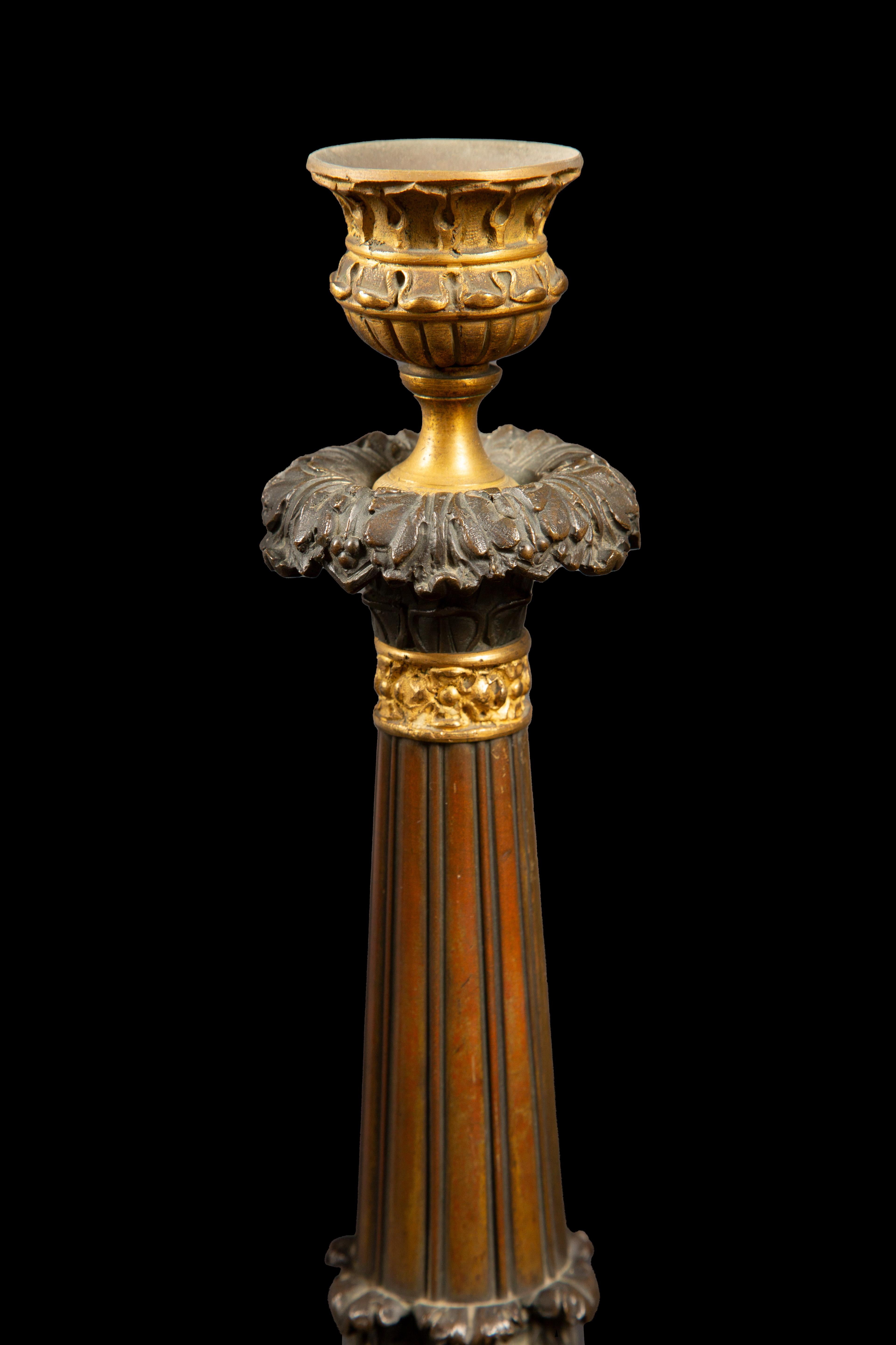 Bronze-Kerzenleuchter-Paar (21. Jahrhundert und zeitgenössisch) im Angebot