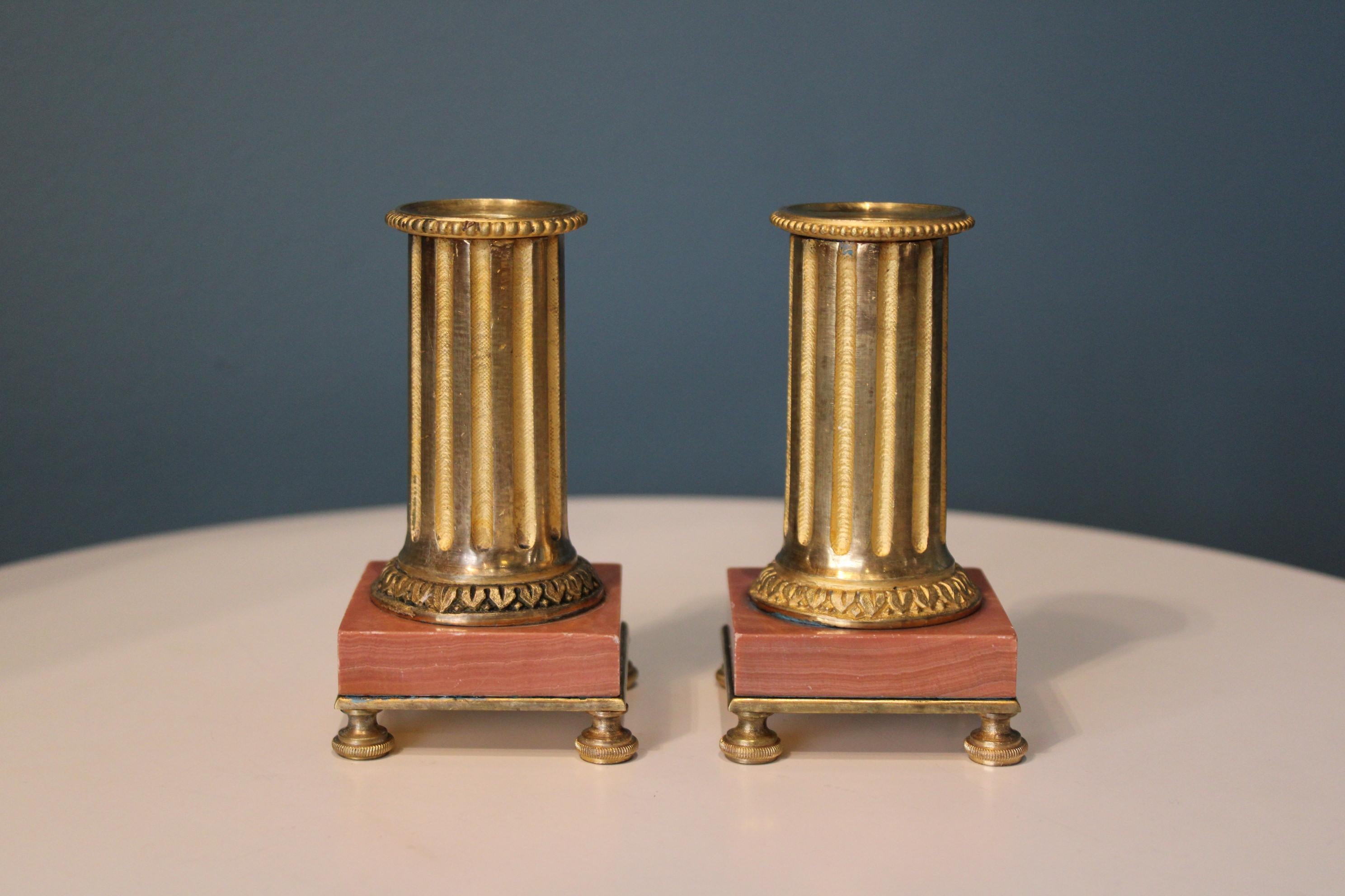 Chiseled gilt bronze candlesticks
19th century.