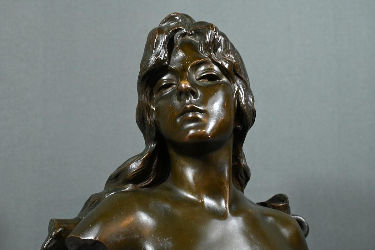 19th Century Bronze sculpture « Capture », signed E. Villanis – Fin XIXe For Sale
