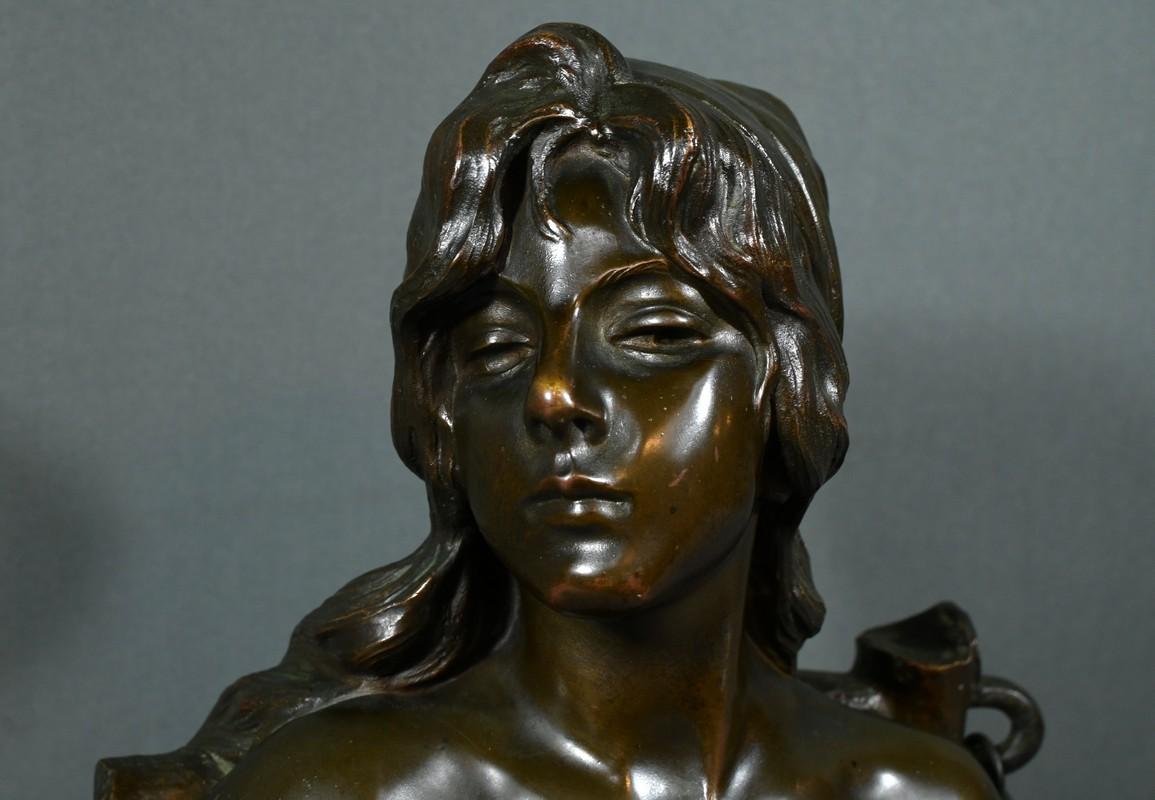 Bronze sculpture « Capture », signed E. Villanis – Fin XIXe For Sale 2