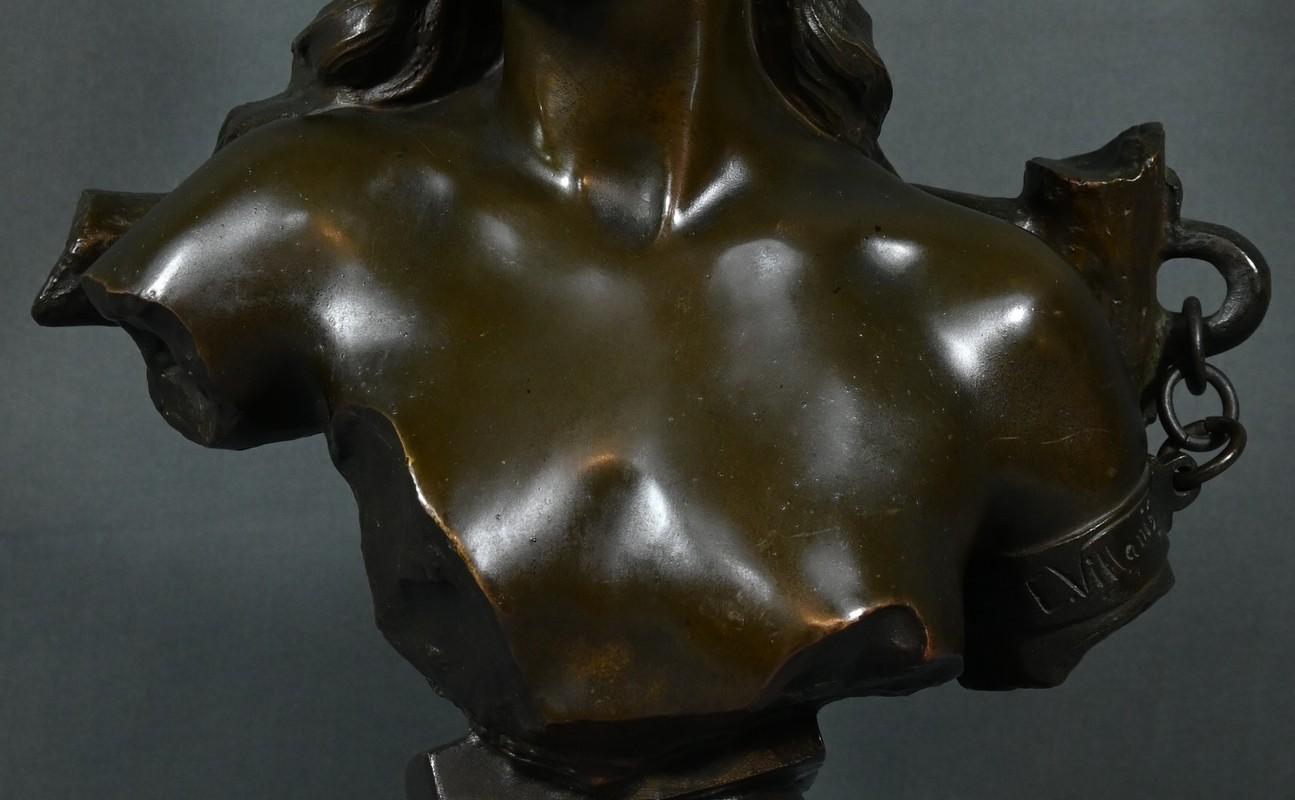 Bronze sculpture « Capture », signed E. Villanis – Fin XIXe For Sale 4
