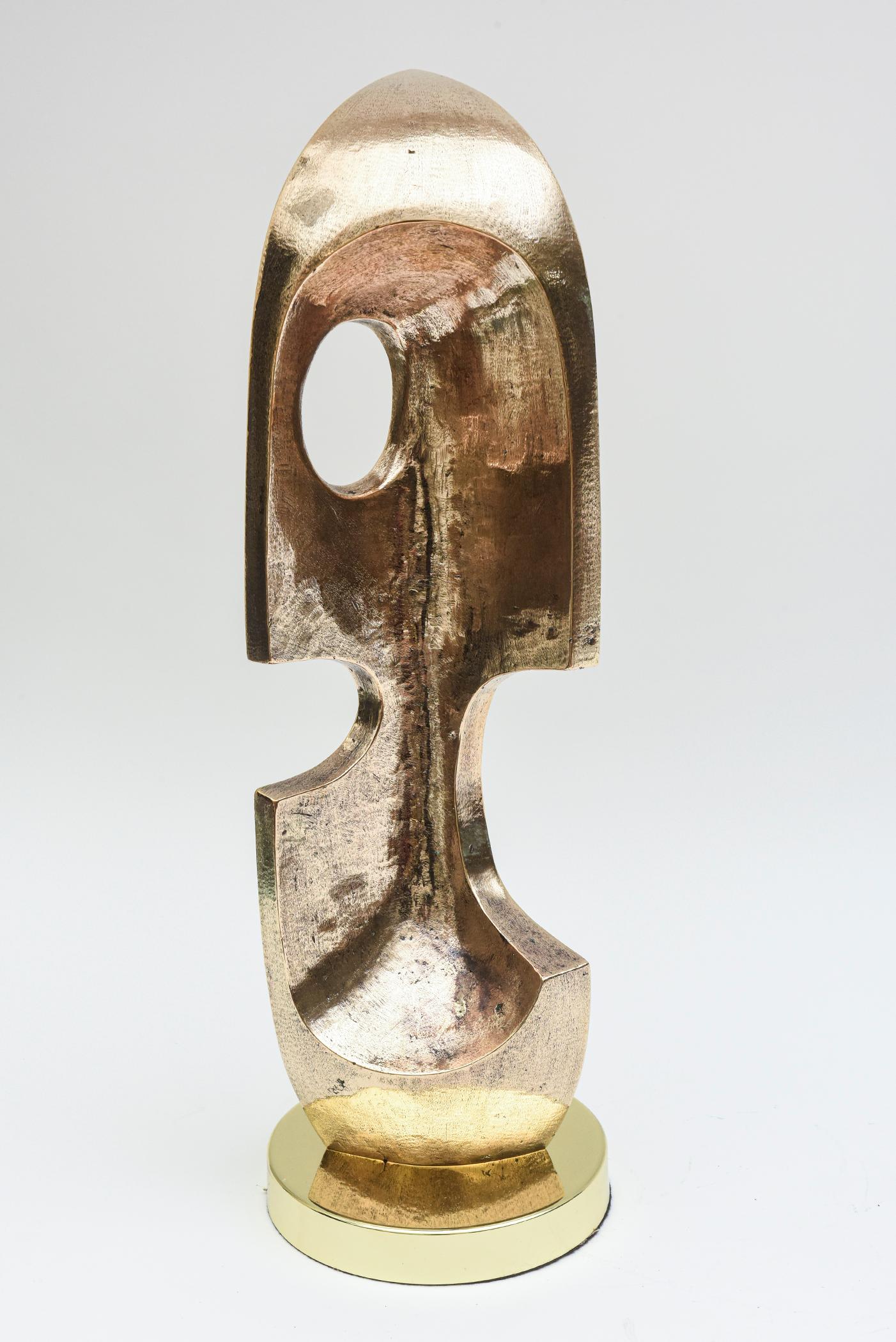 Sculpture moderniste de style Brancusi en bronze vintage sur socle rond en laiton 3