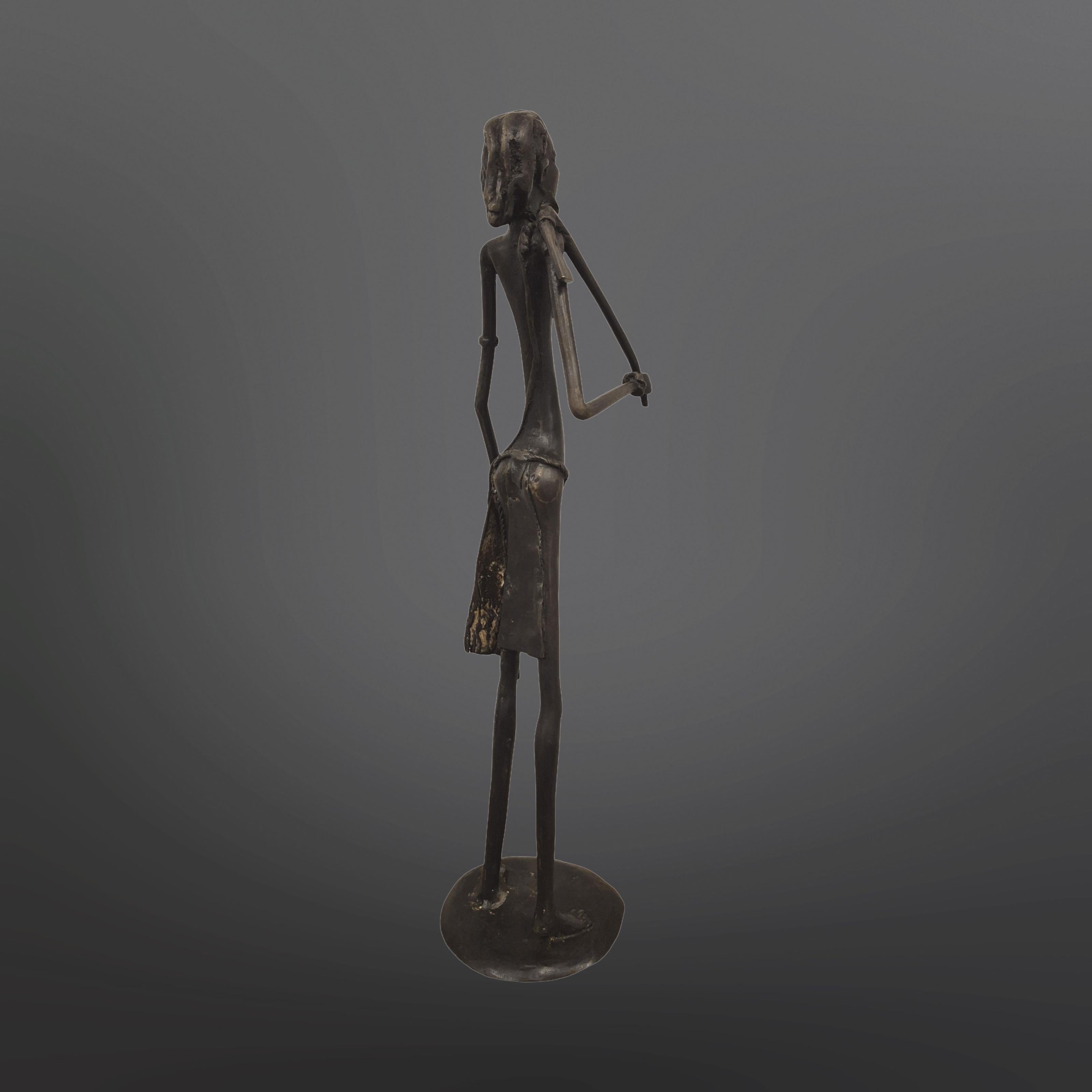 Statue en bronze d'un chasseur africain, Afrique 1960 Bon état - En vente à ECHT, NL