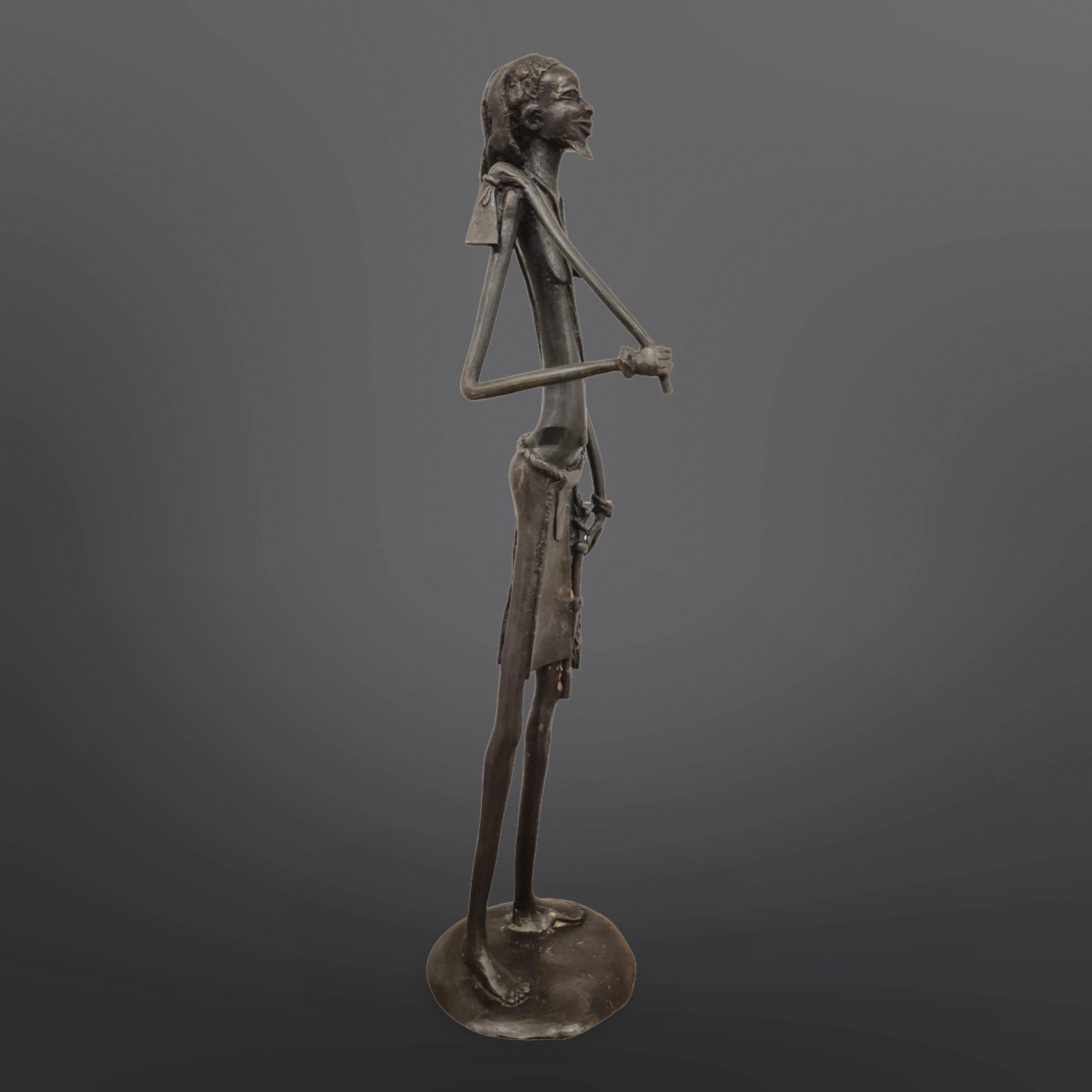 Bronze Statue en bronze d'un chasseur africain, Afrique 1960 en vente