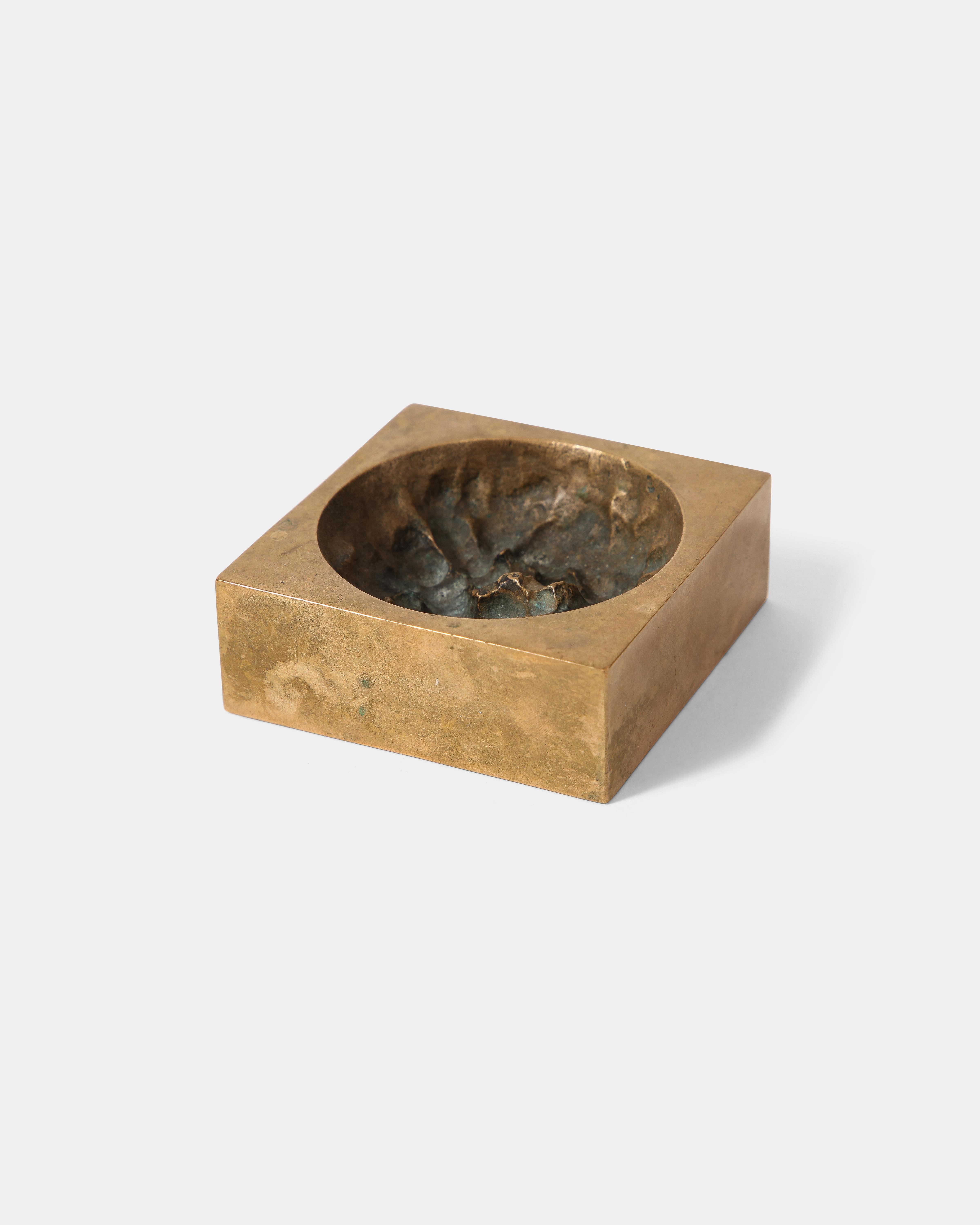 Vide-Poche en bronze moulé, France, vers 1970 en vente 1