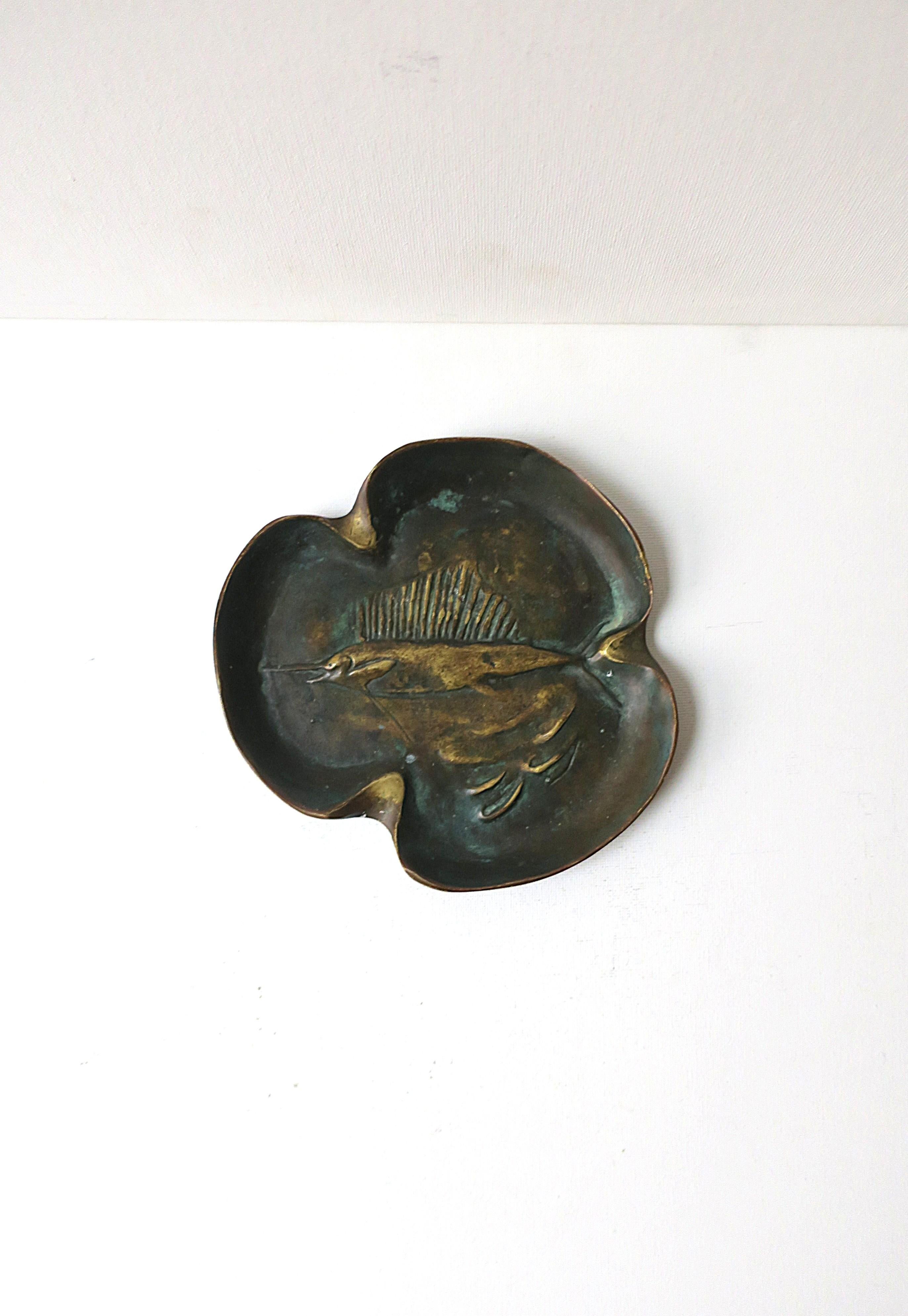 Bronze Aschenbecher oder Catchall Fish Design im Zustand „Gut“ im Angebot in New York, NY