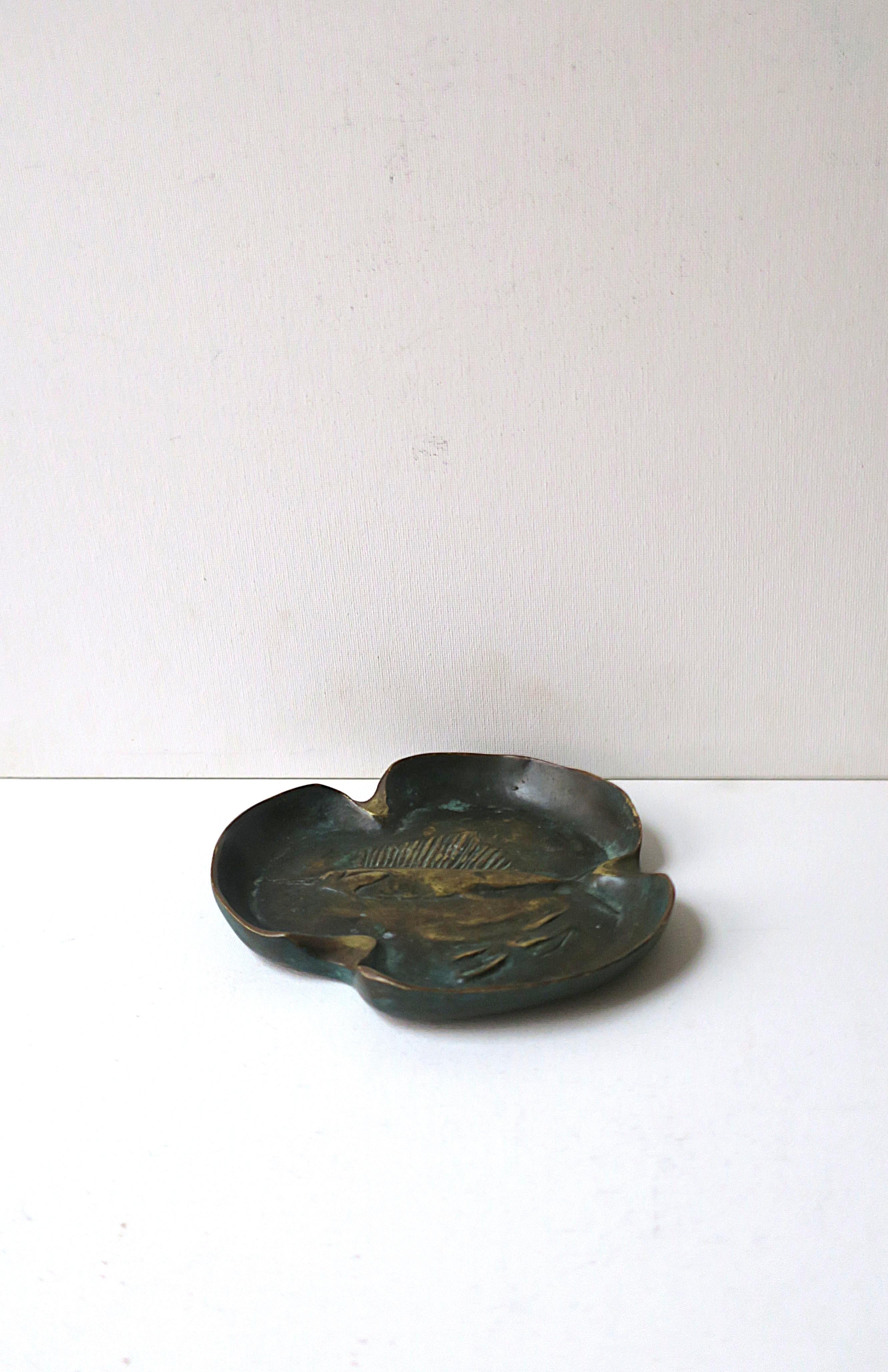 Bronze Aschenbecher oder Catchall Fish Design im Angebot 2