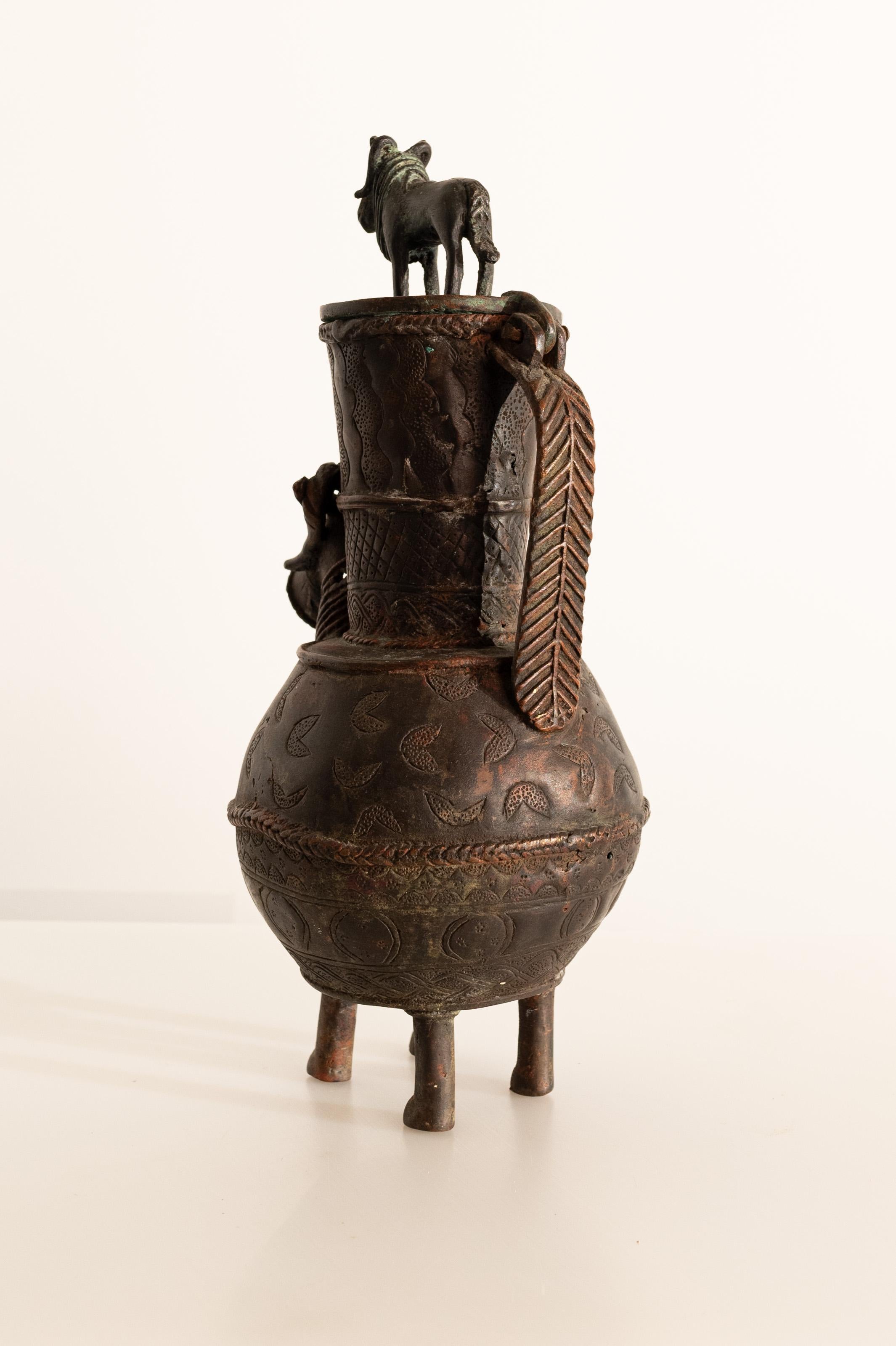 Beninese Bronze ceremonial jug from Benin (late 19th - early 20th century) For Sale