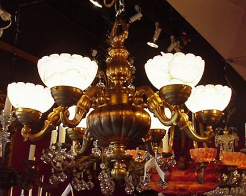A fine gilt bronze chandelier with alabaster shades
Dimensions: Height 22