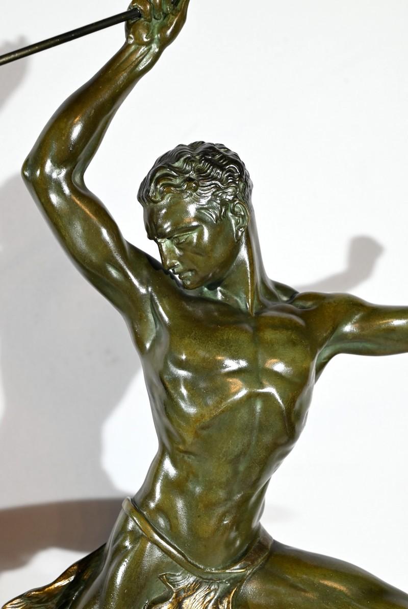 Chasse à l'aigle en bronze, signée J.de Roncourt, Art déco - 1930 en vente 4
