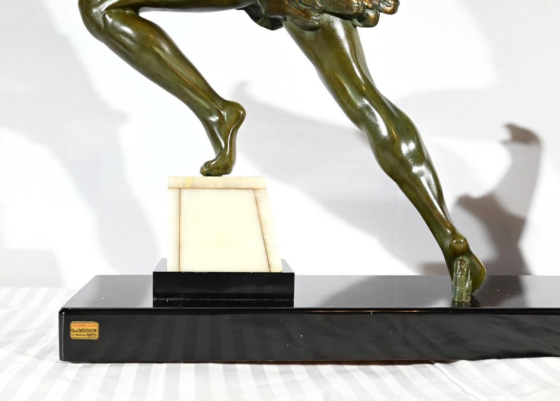 Chasse à l'aigle en bronze, signée J.de Roncourt, Art déco - 1930 en vente 11